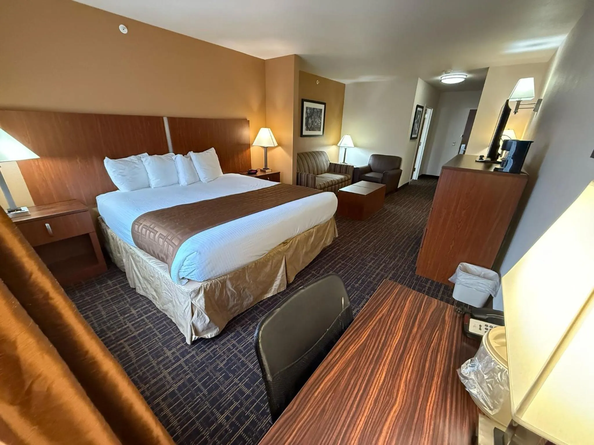 Photo of the whole room, Bed in Richland Inn and Suites