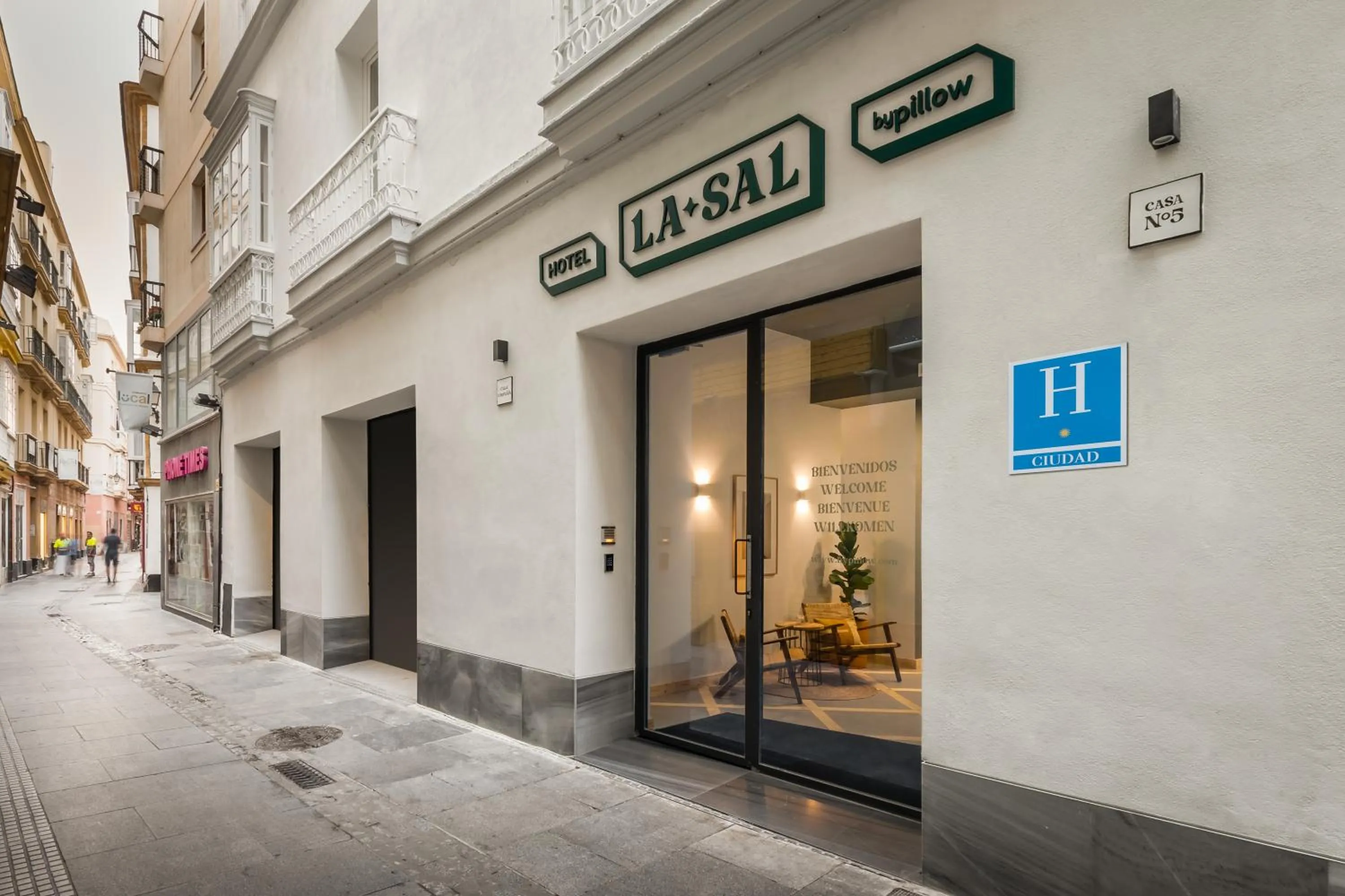 Facade/entrance in BYPILLOW La Sal