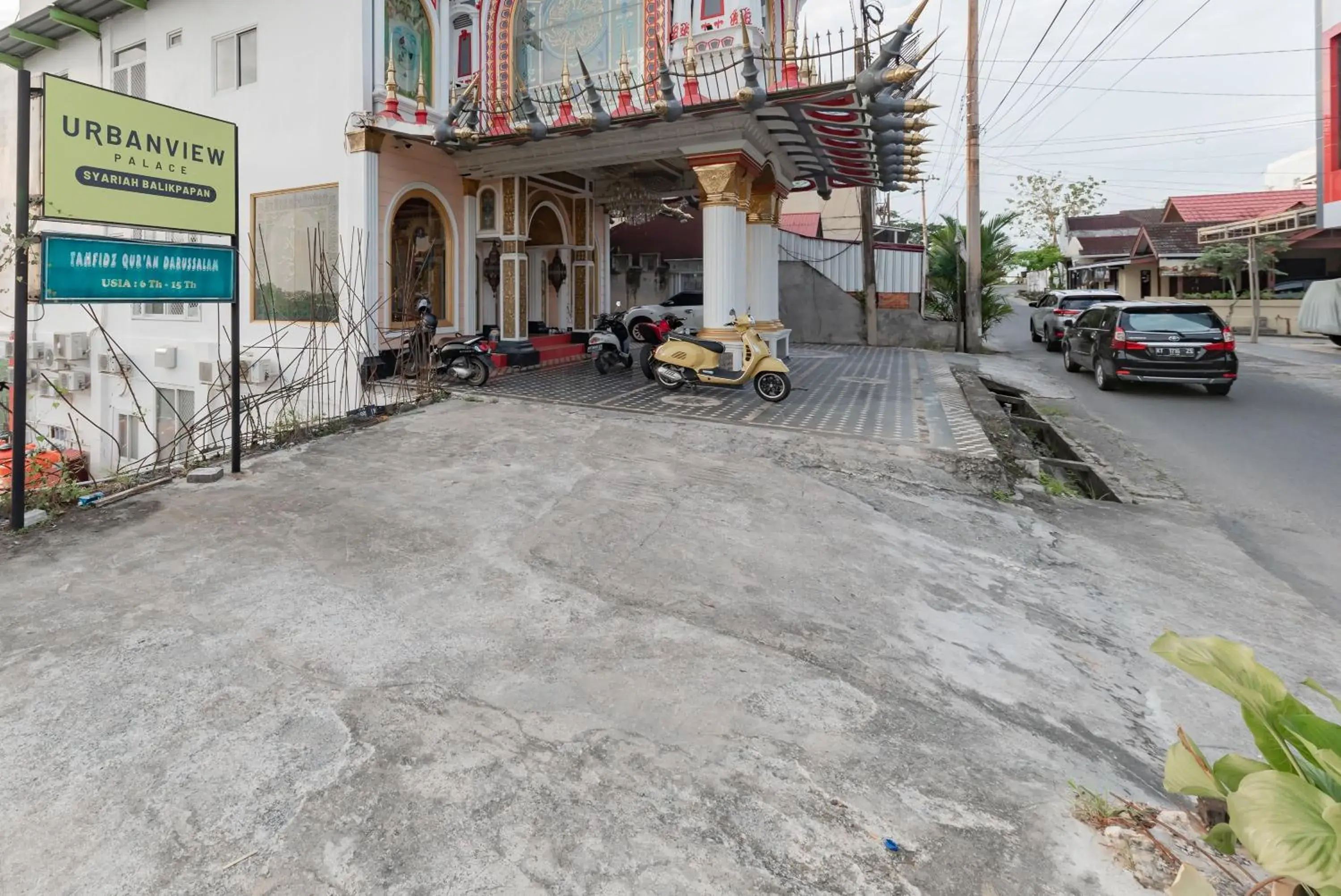 Property building in Urbanview Palace Syariah Balikpapan by RedDoorz Property building in Urbanview Palace Syariah Balikpapan by RedDoorz