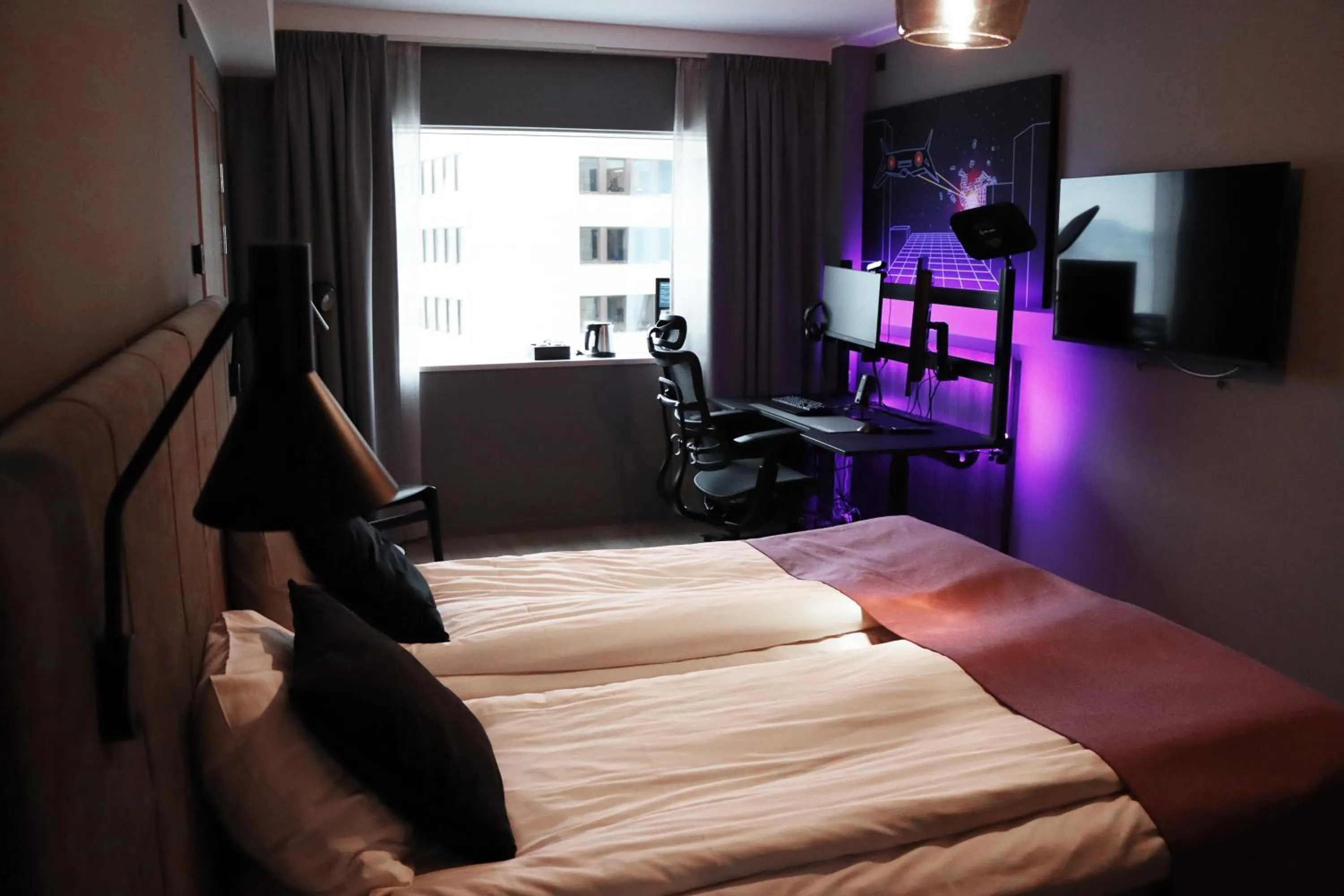 Property building, Bed in Quality Hotel Match