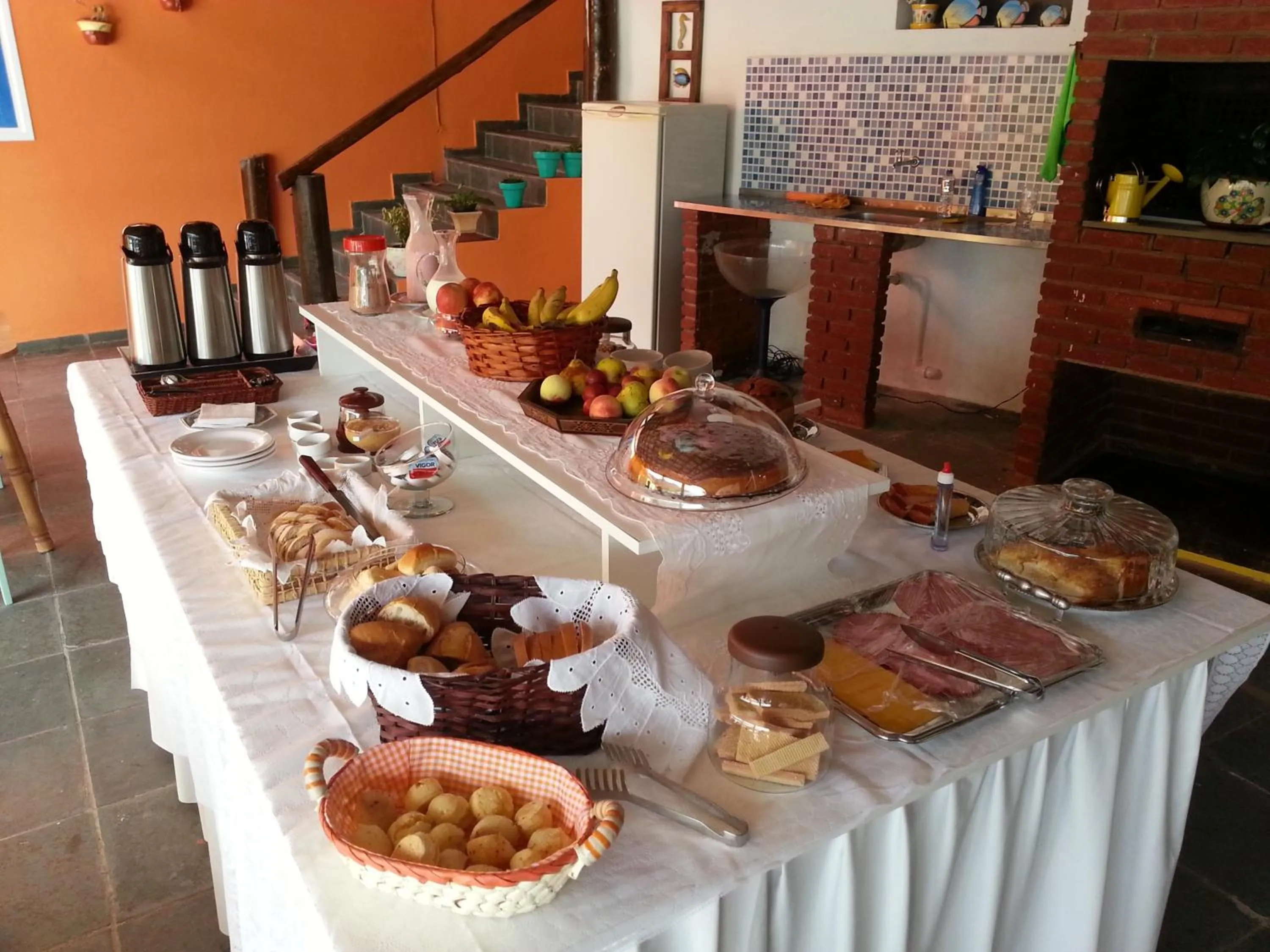 Buffet breakfast in Pousada Porto Paraiso, o seu Paraíso Escondido no Guarujá