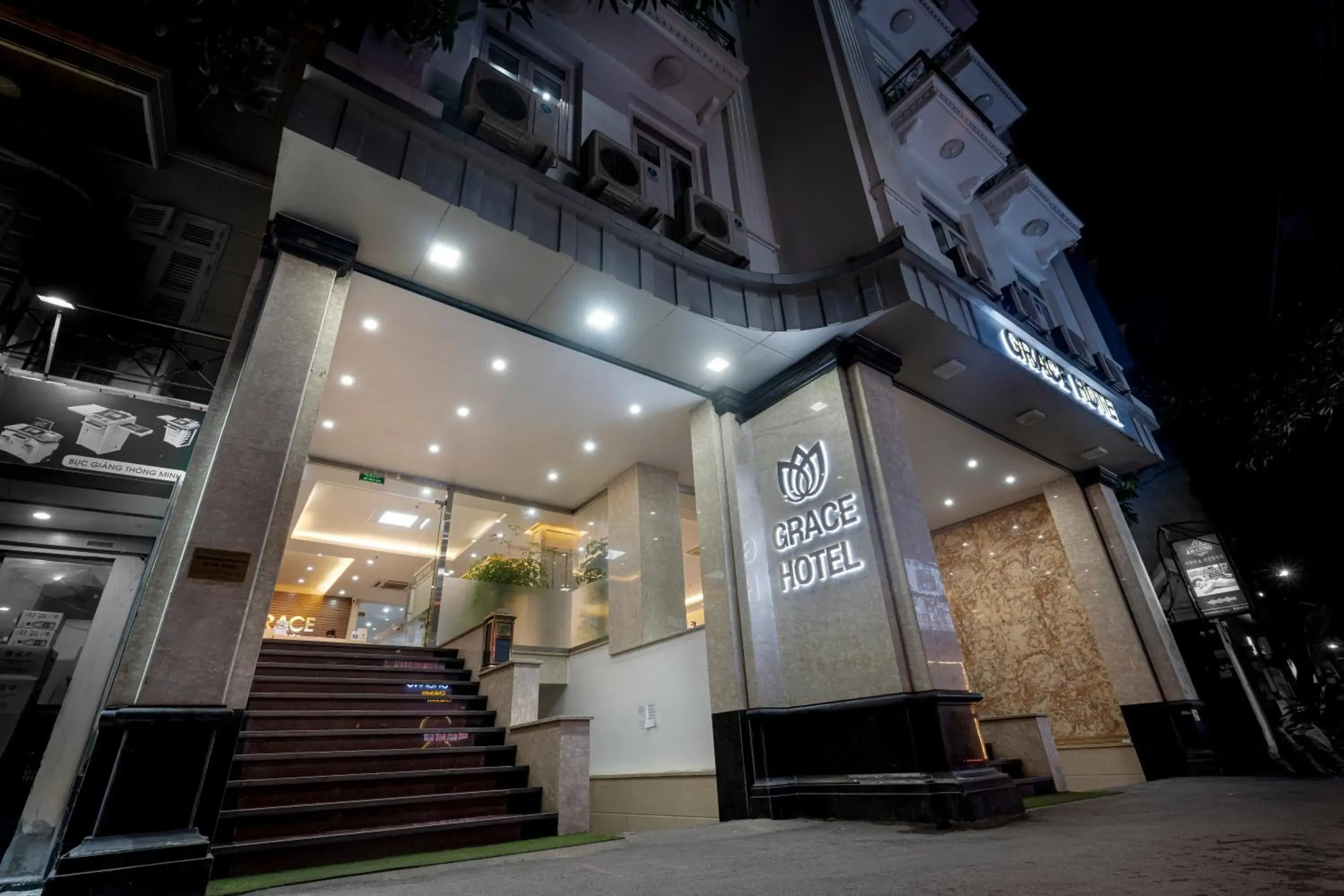 Property building in 그레이스 호텔 Grace Hotel & Residence Property building in 그레이스 호텔 Grace Hotel & Residence