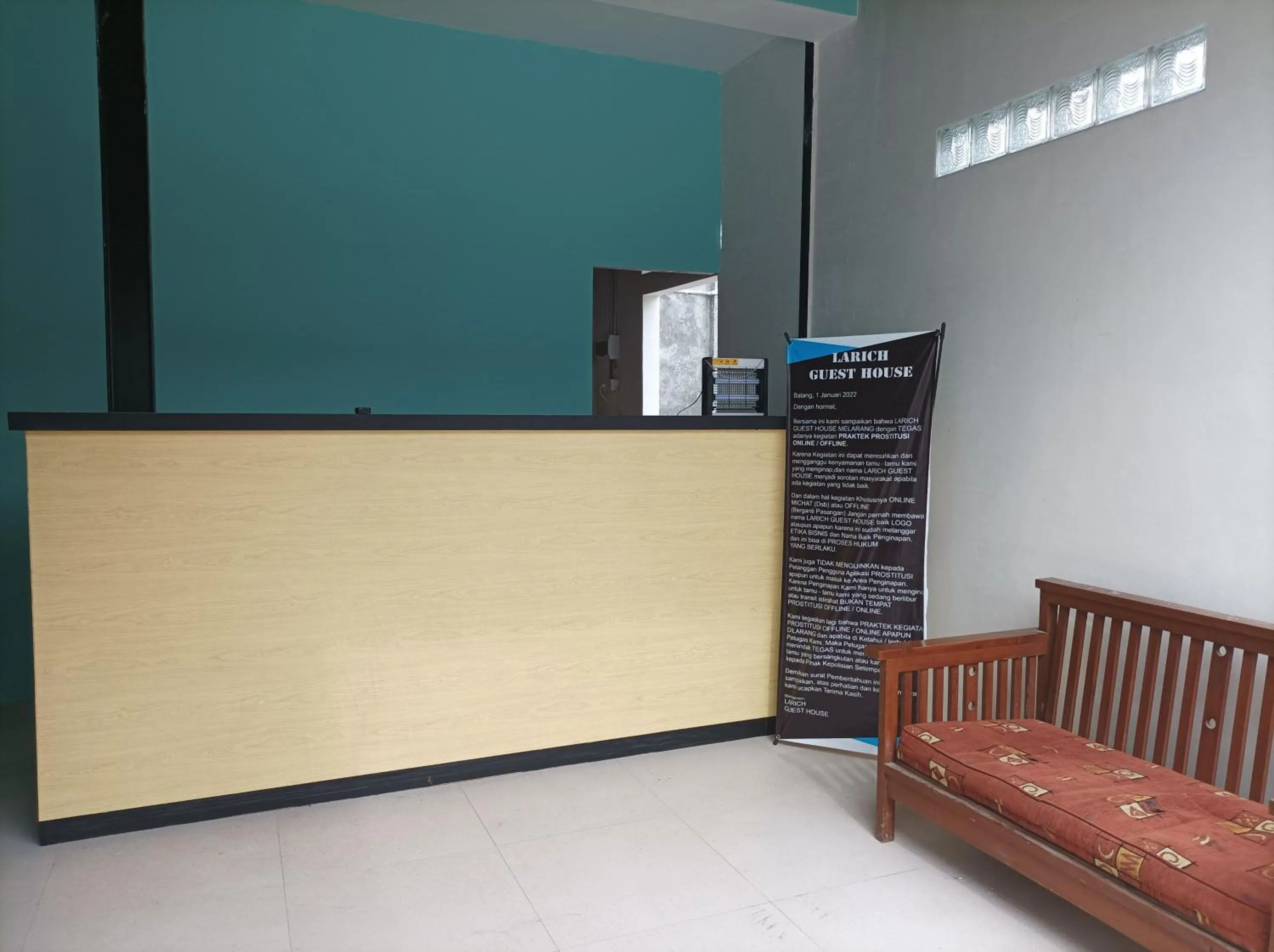 Lobby or reception in RedDoorz near Stasiun Batang