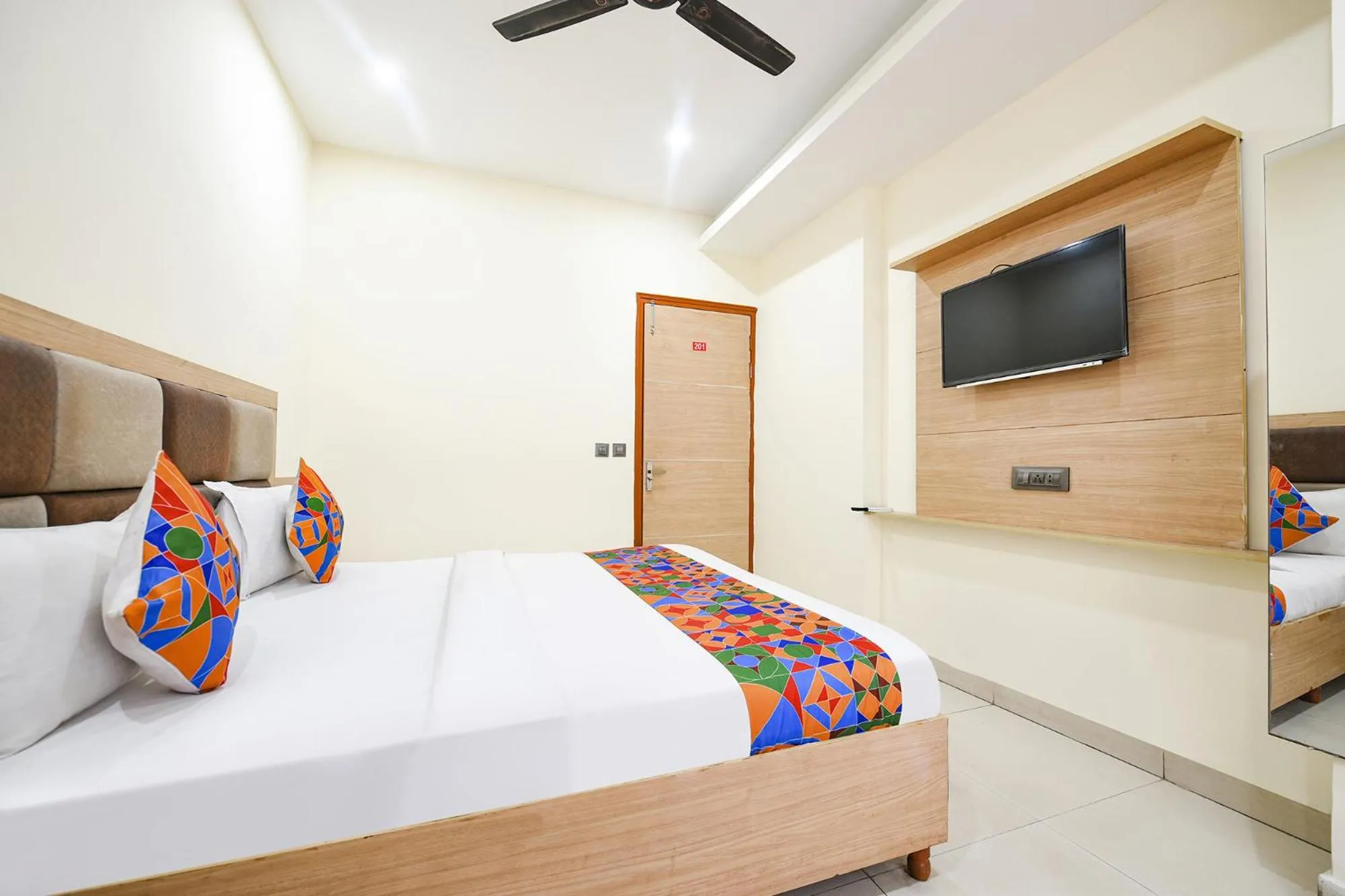 Bed in FabEscape Panchkula Motels