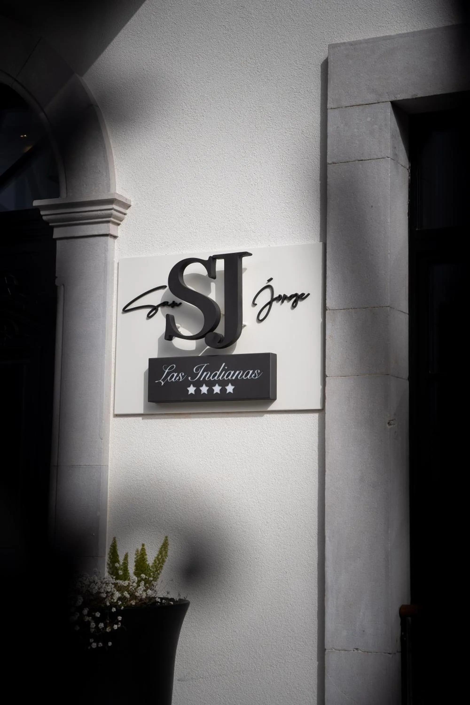 Property logo or sign in Hotel Boutique Las Indianas