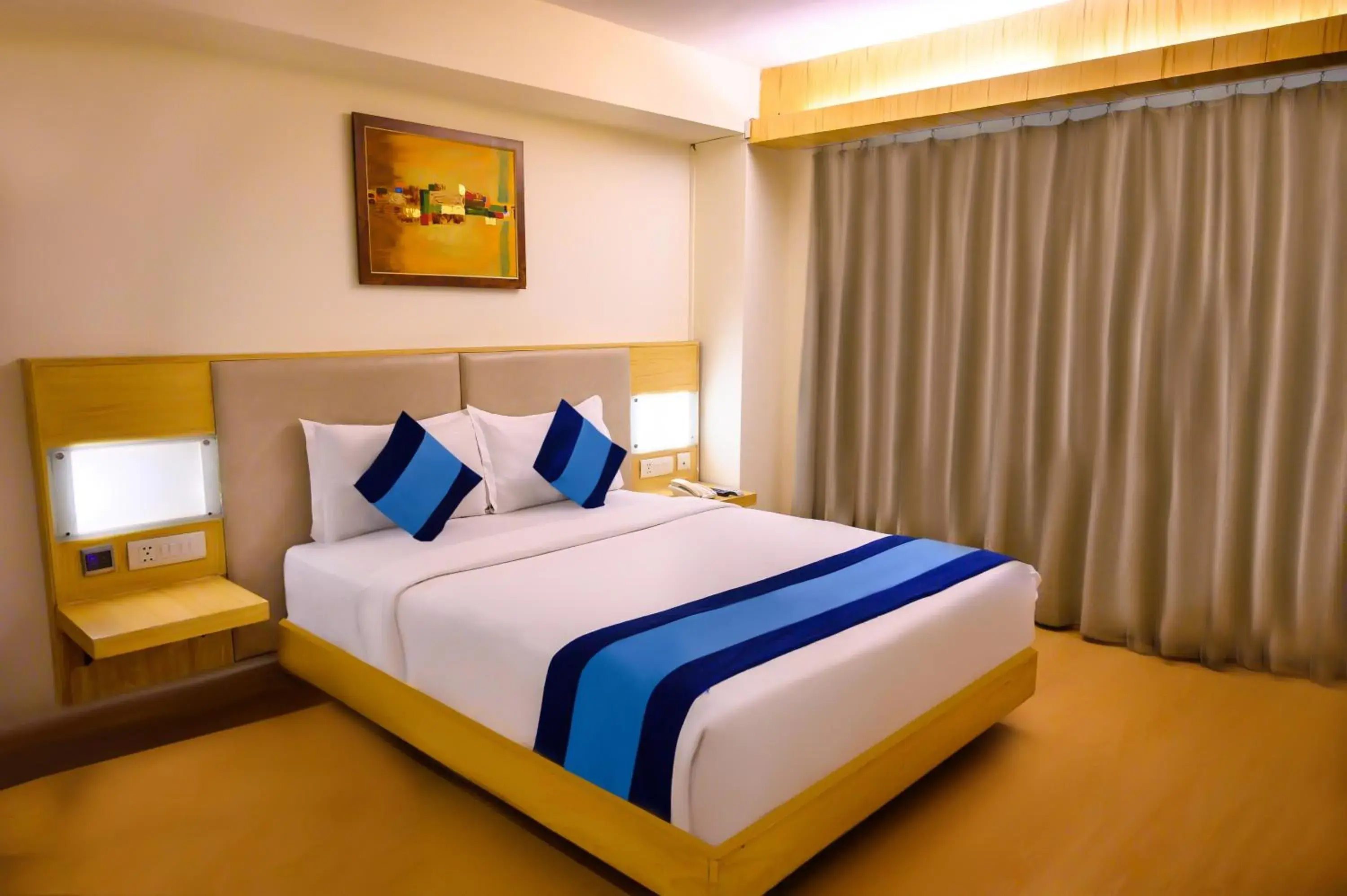 Deluxe King Room in Keyon By Kumar Deluxe King Room in Keyon By Kumar