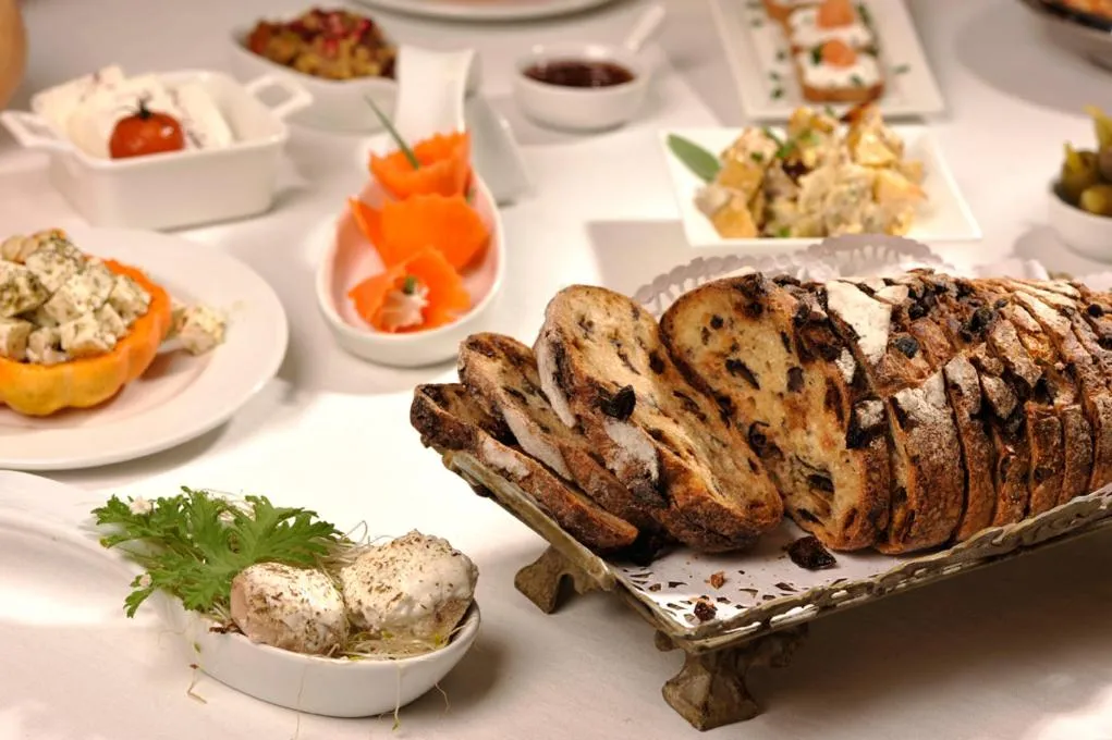 Breakfast in Piazza Del Sol