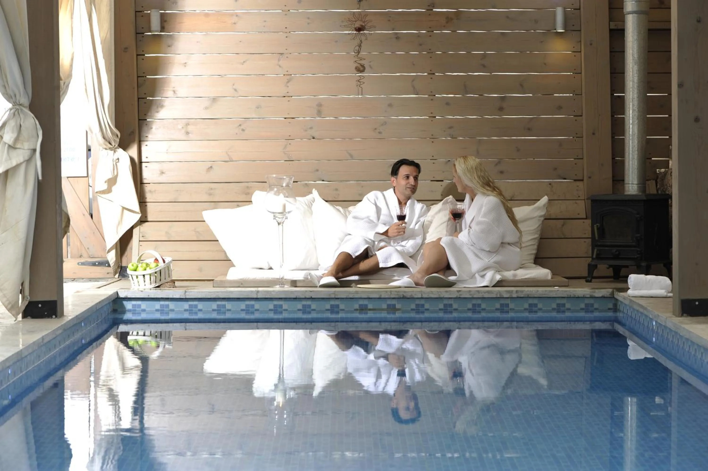 Swimming pool in Piazza Del Sol