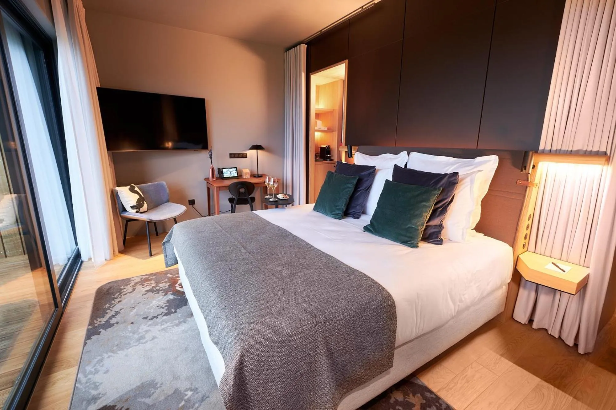 Photo of the whole room, Bed in LOISIUM Wine & Spa Hotel Champagne