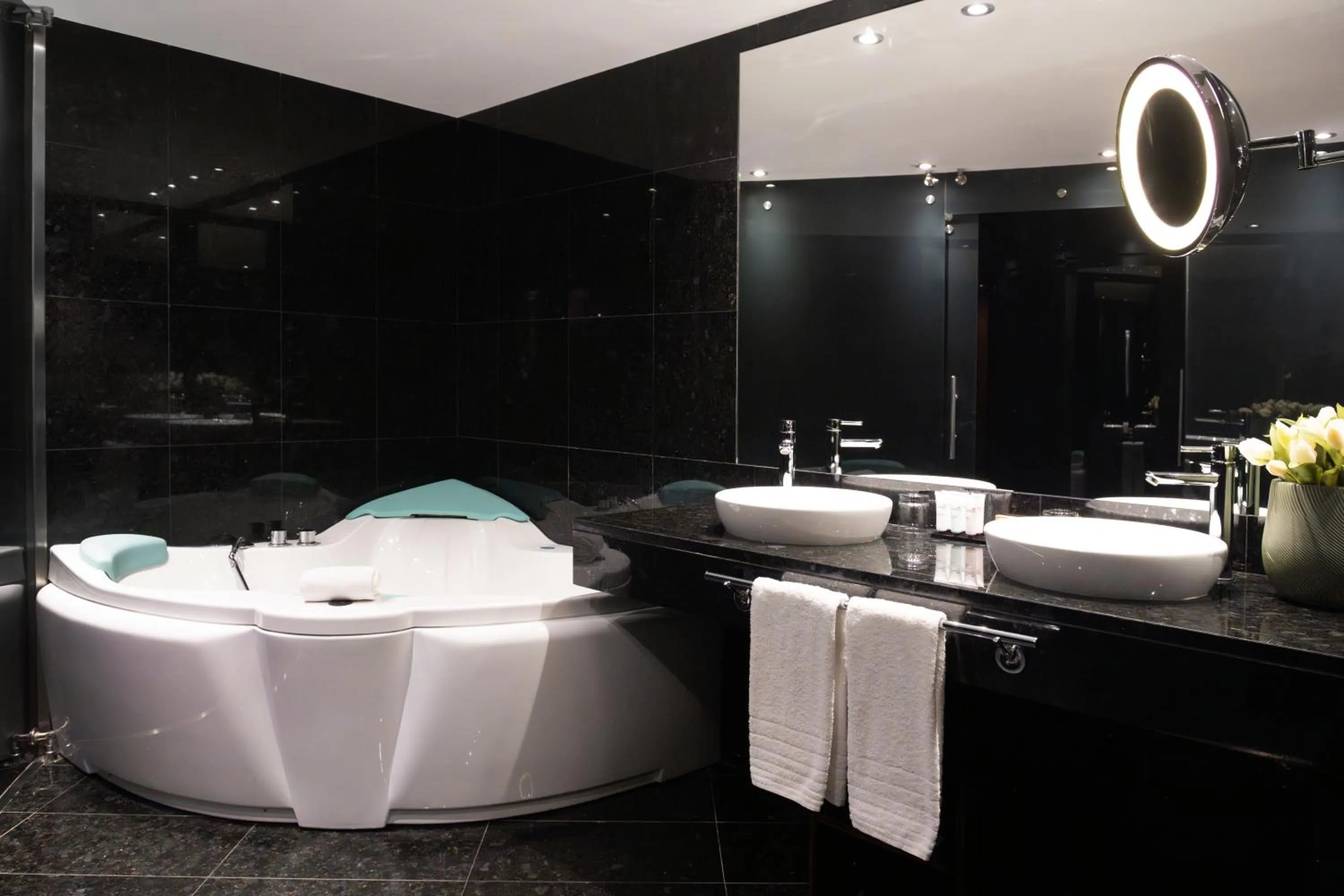 Hot Tub in Hotel Starc by Pierre & Vacances Premium