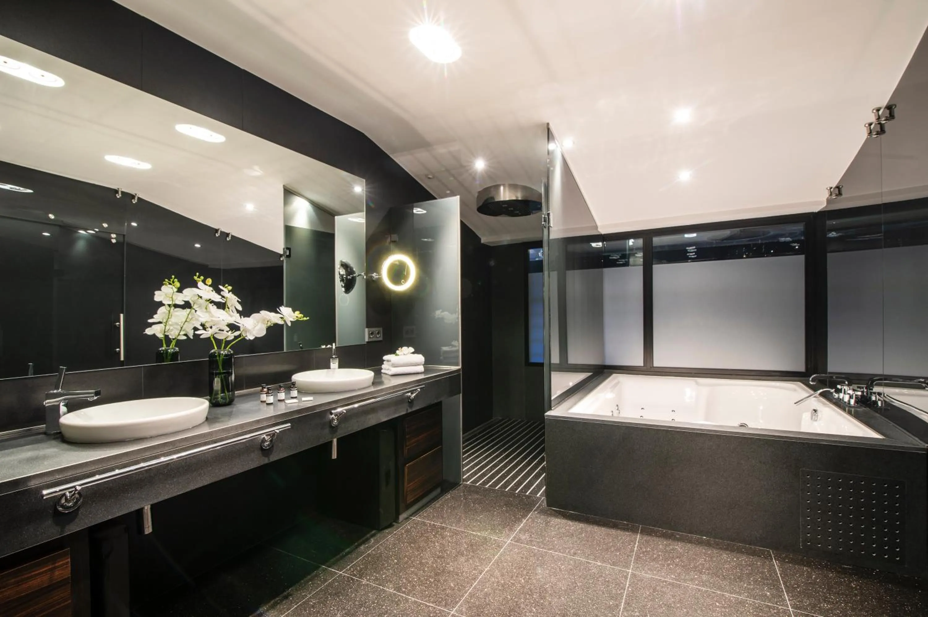 Hot Tub in Hotel Starc by Pierre & Vacances Premium