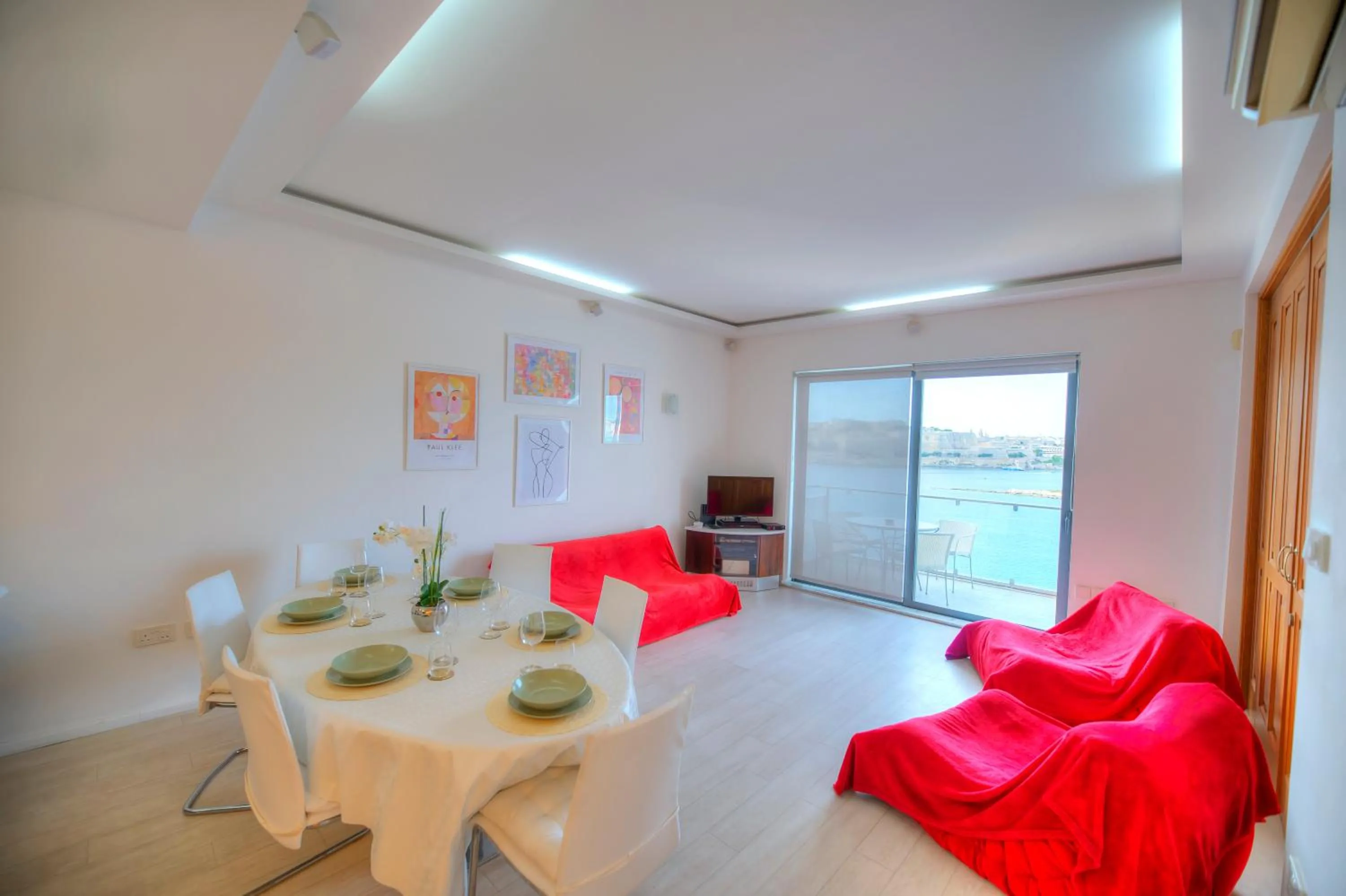 Bright and spacious 3 bedroom apartment with breathtaking views - GOSLM-5