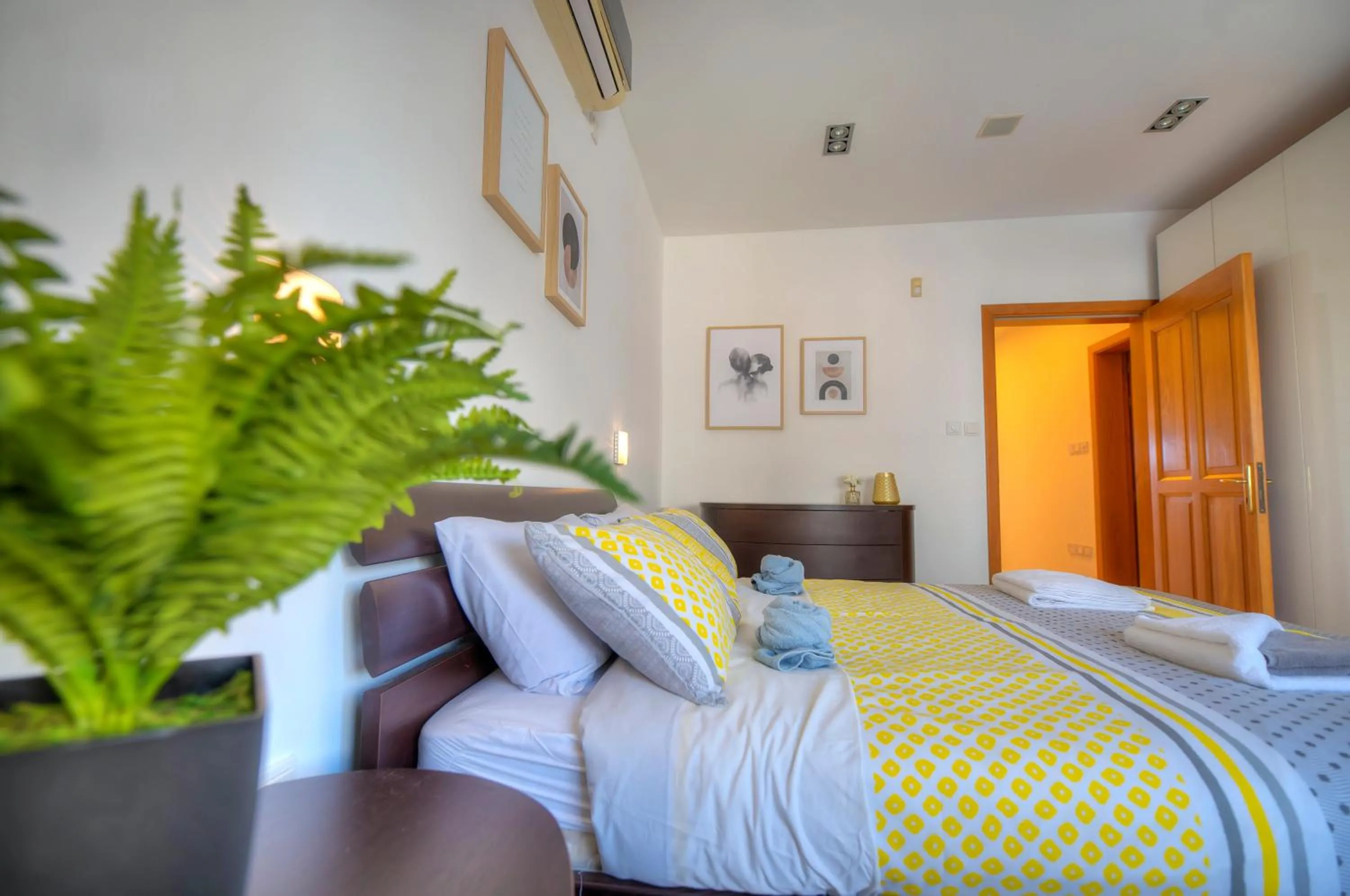 Bright and spacious 3 bedroom apartment with breathtaking views - GOSLM-5