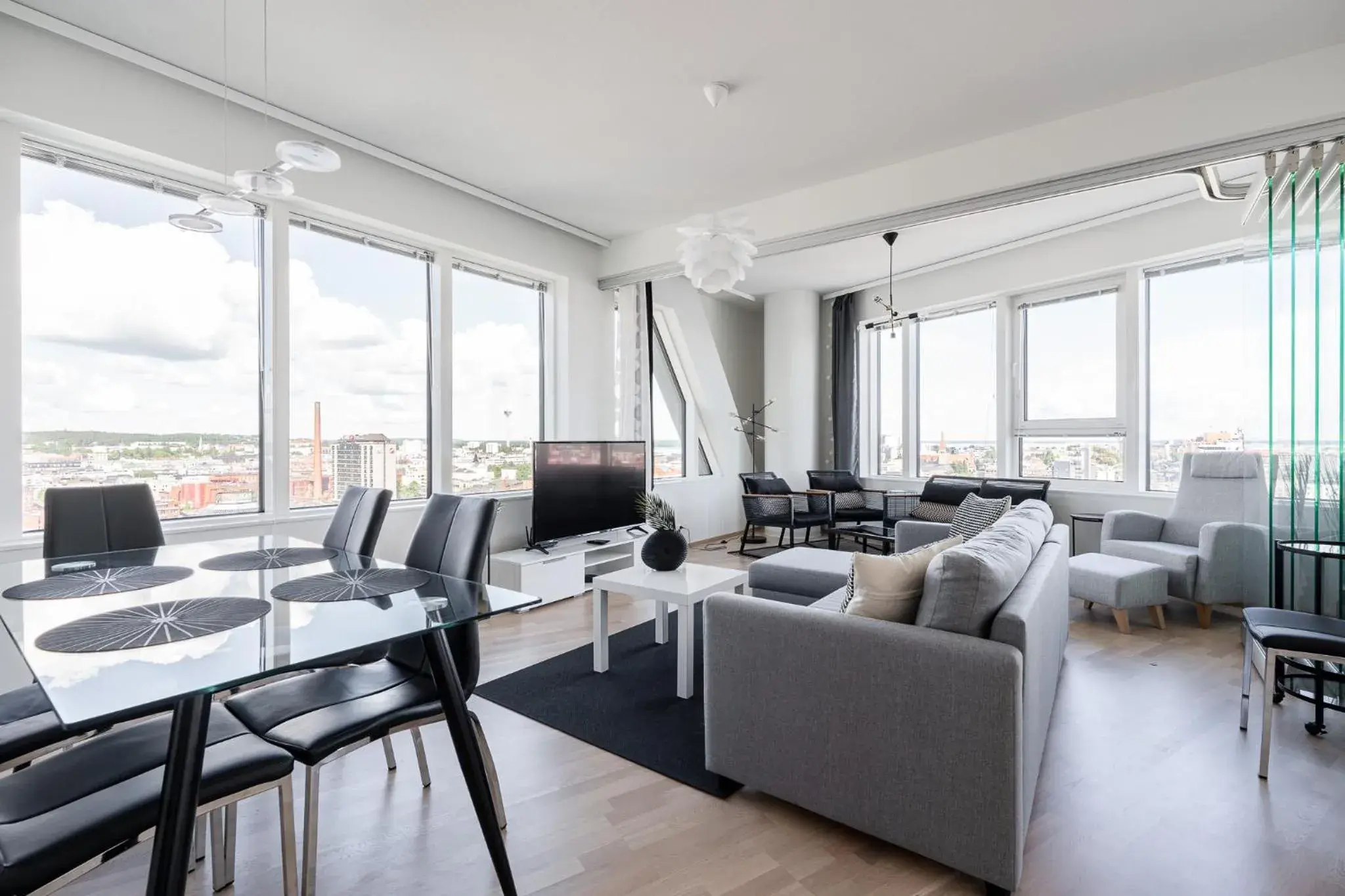 Stunning Views 2BR with Sauna - Nokia Arena Stunning Views 2BR with Sauna - Nokia Arena