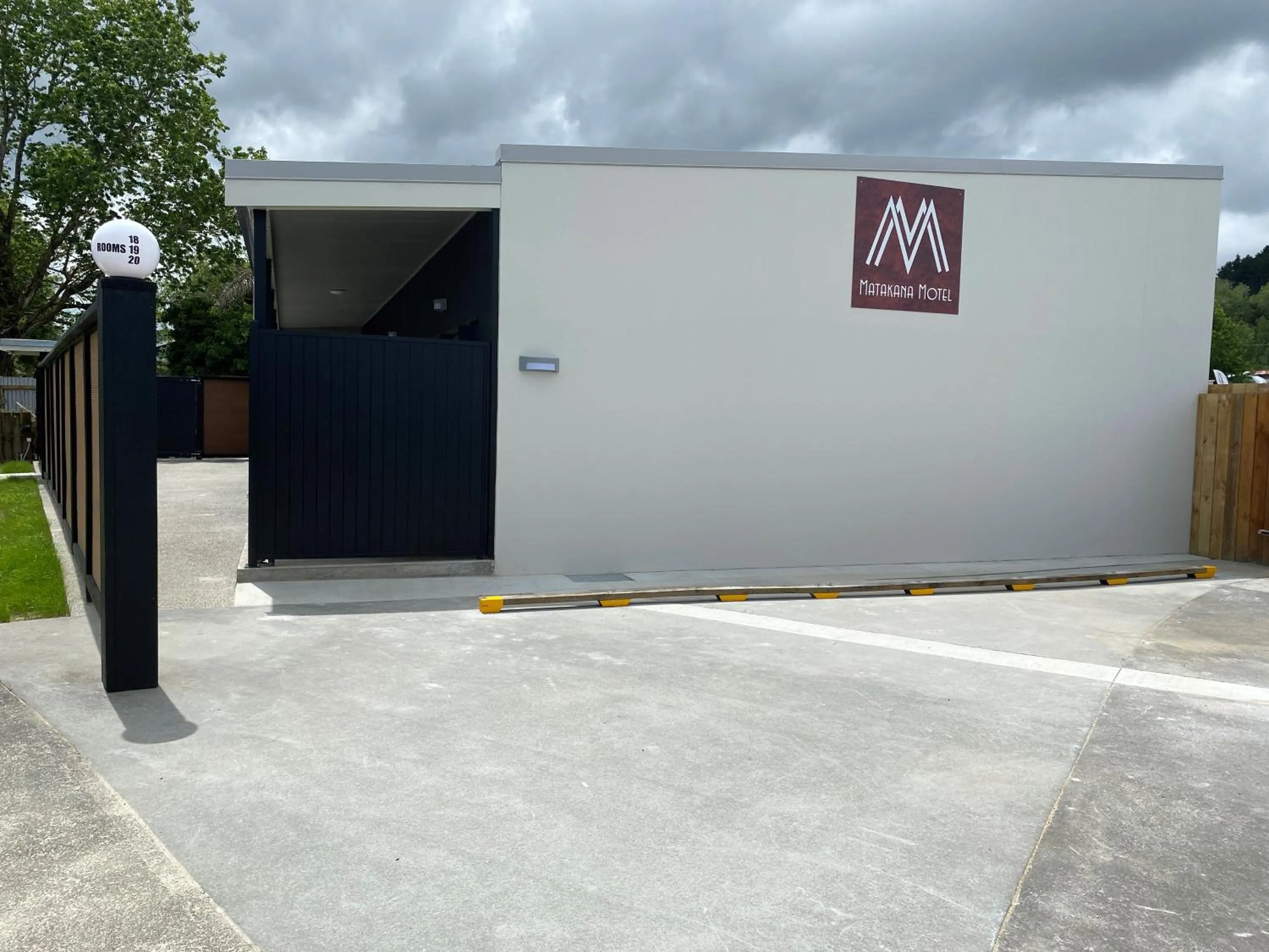 Facade/entrance in Matakana Motel