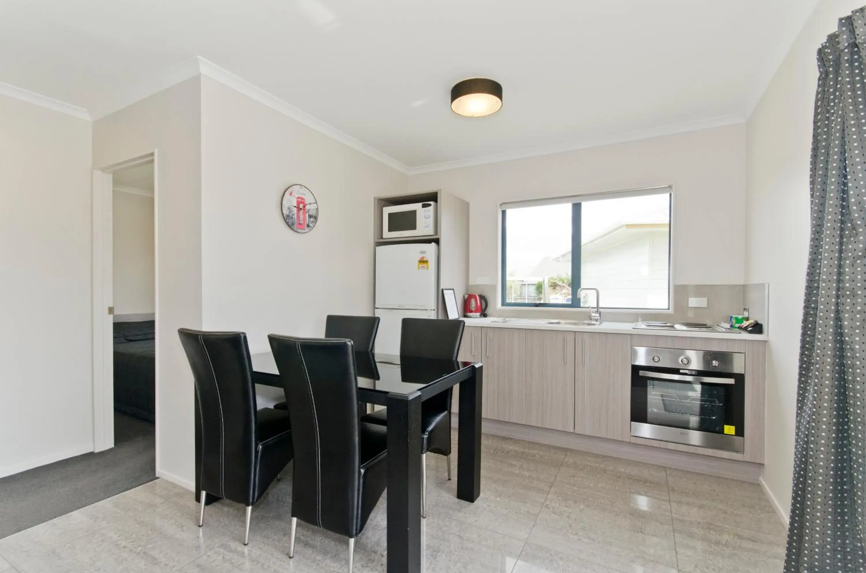 Ground Floor 2Bed unit 2Beds D in Matakana Motel Ground Floor 2Bed unit 2Beds D in Matakana Motel