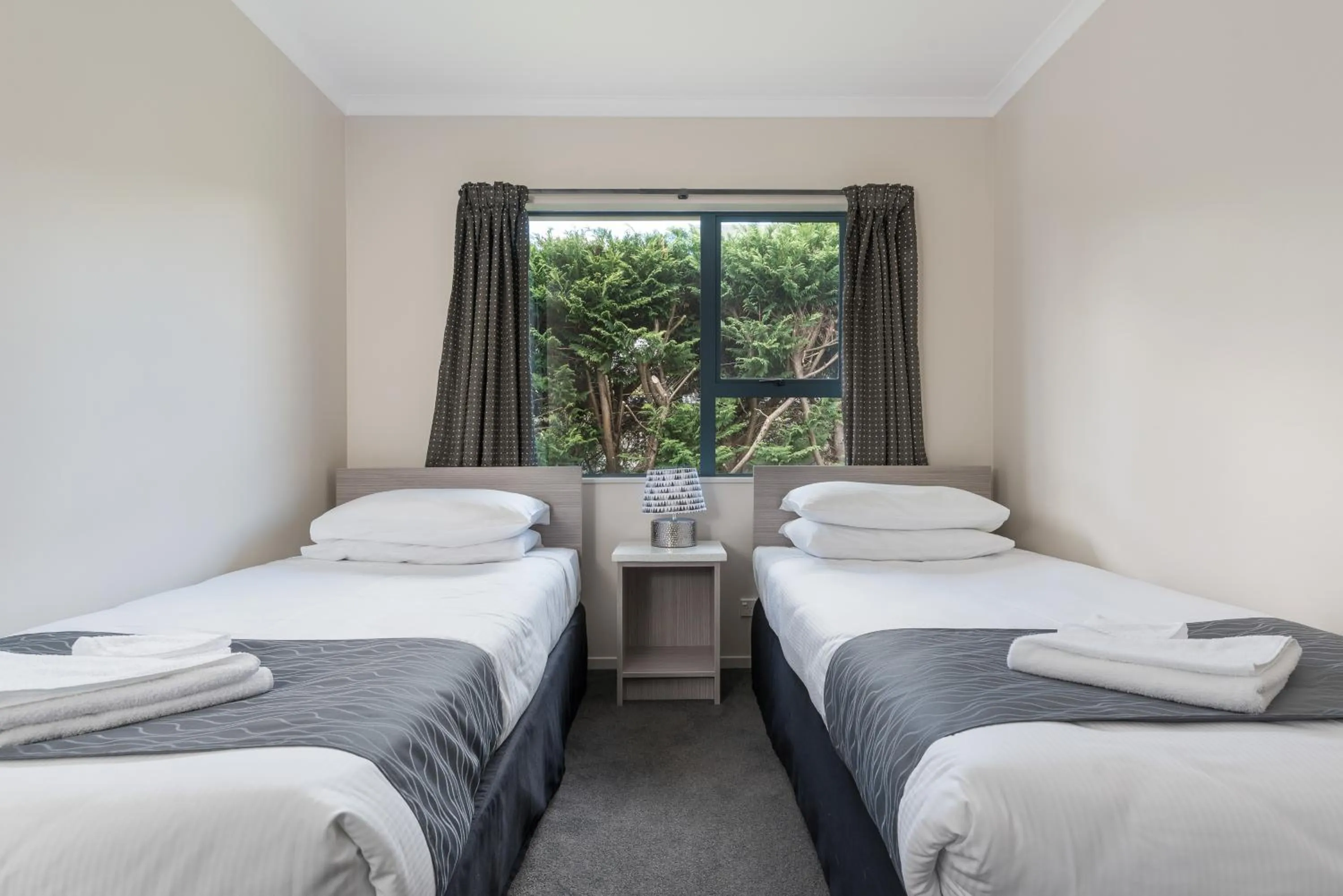 Bedroom, Bed in Matakana Motel
