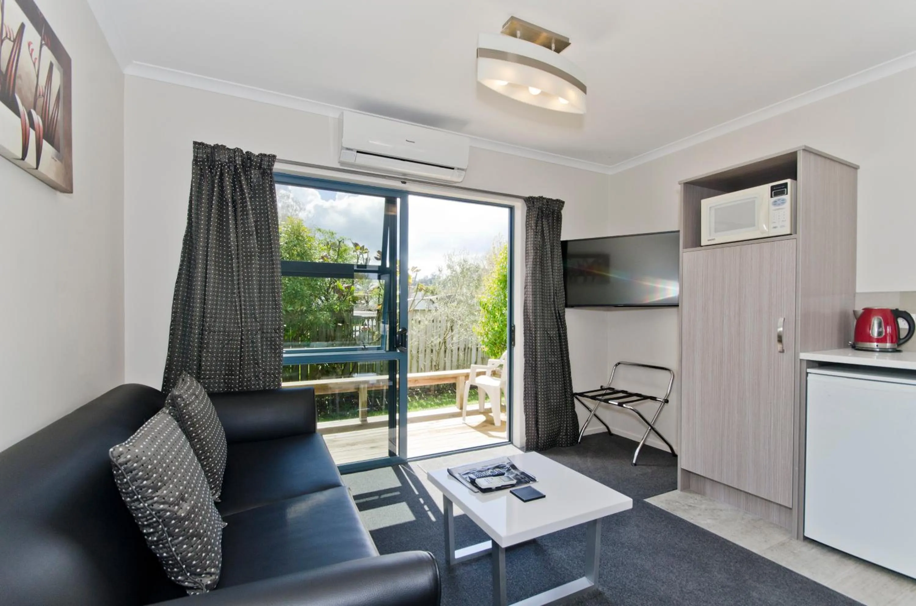 Seating area in Matakana Motel