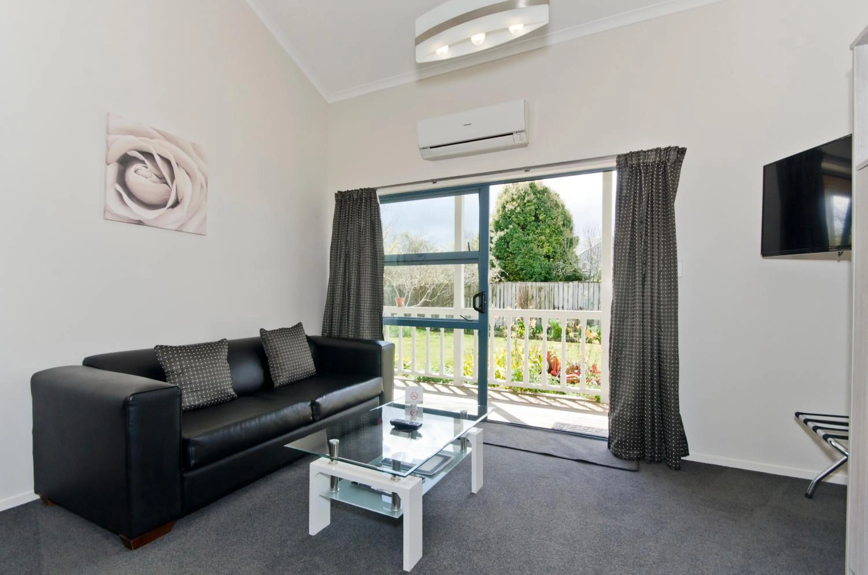 Seating area in Matakana Motel