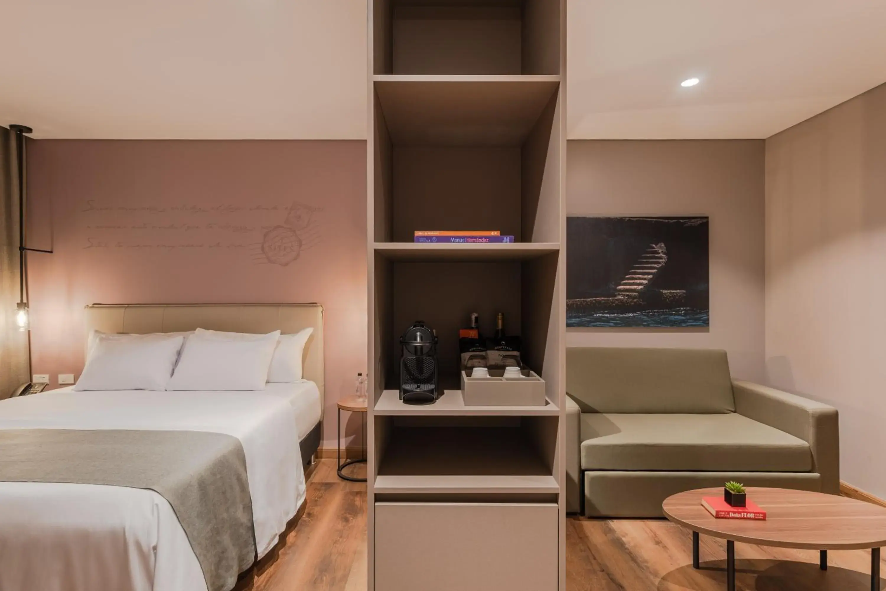 TV and multimedia, Bed in Hotel Sites Barranquilla TV and multimedia, Bed in Hotel Sites Barranquilla