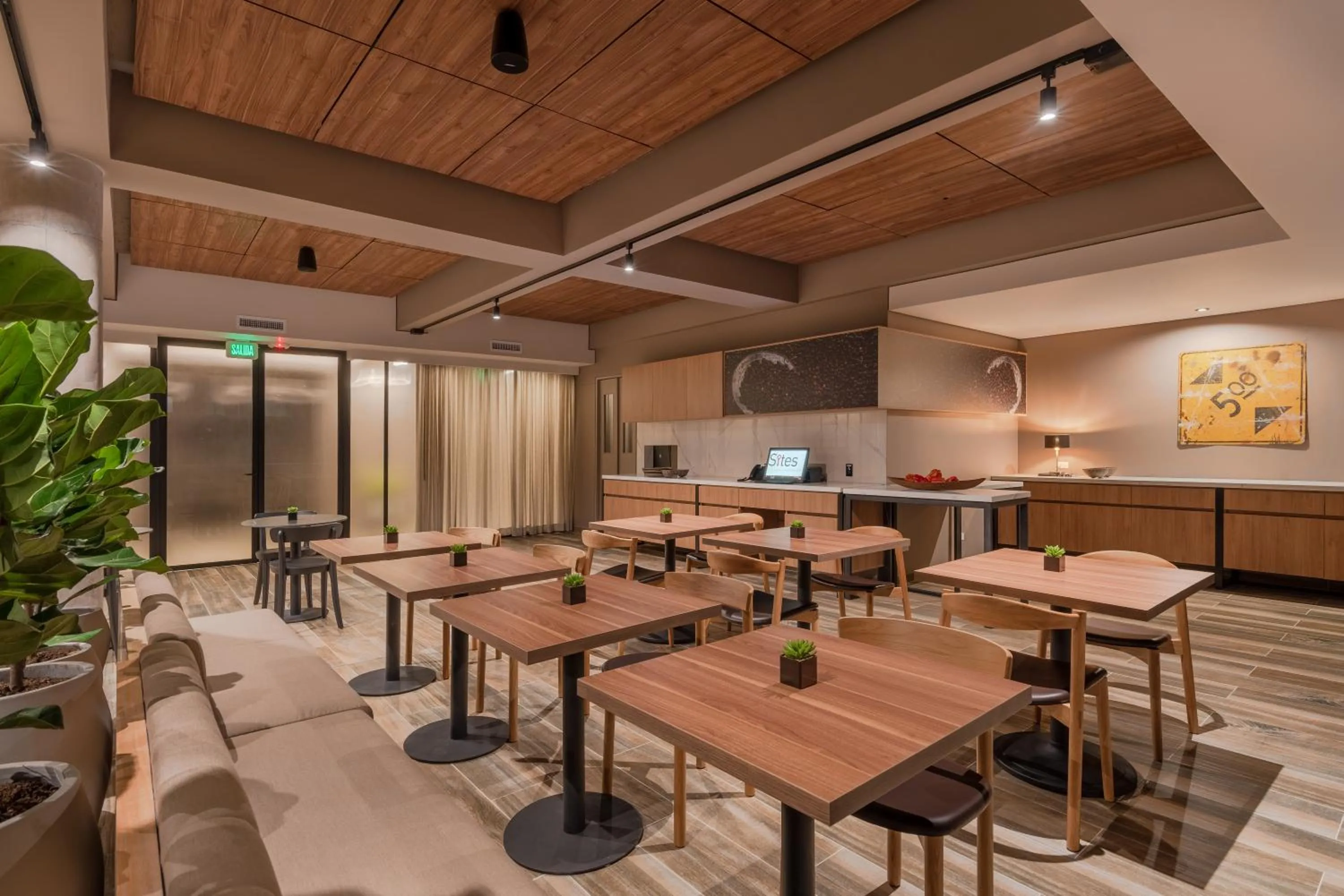 Restaurant/places to eat in Hotel Sites Barranquilla