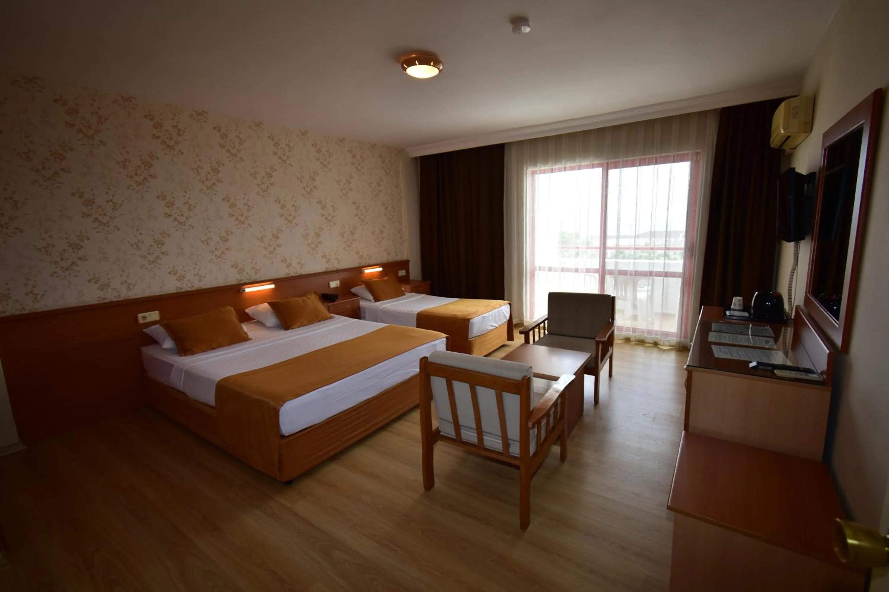 Photo of the whole room, Bed in Hotel Billurcu