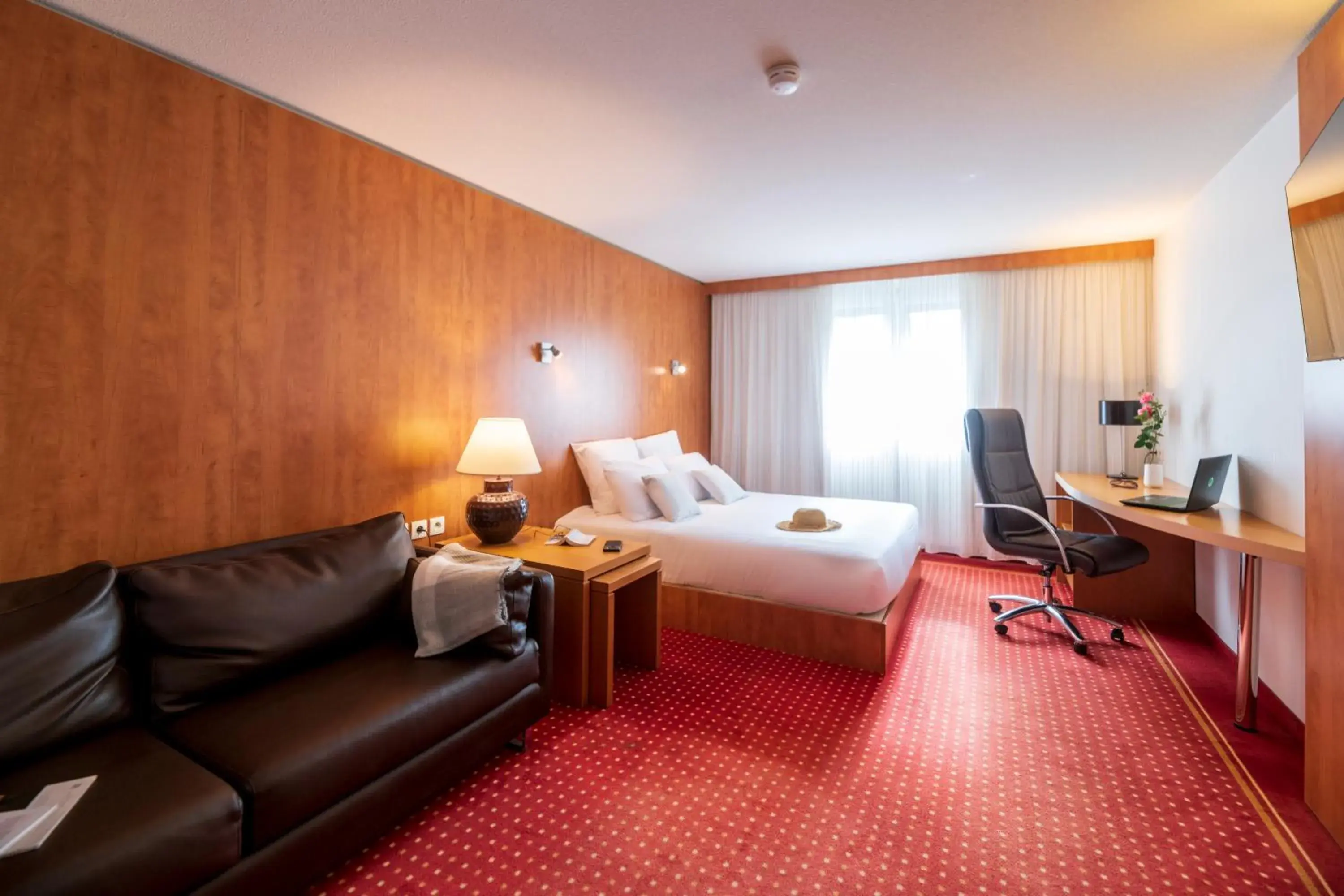 Bed in CERISE Bordeaux Mérignac Aéroport Bed in CERISE Bordeaux Mérignac Aéroport