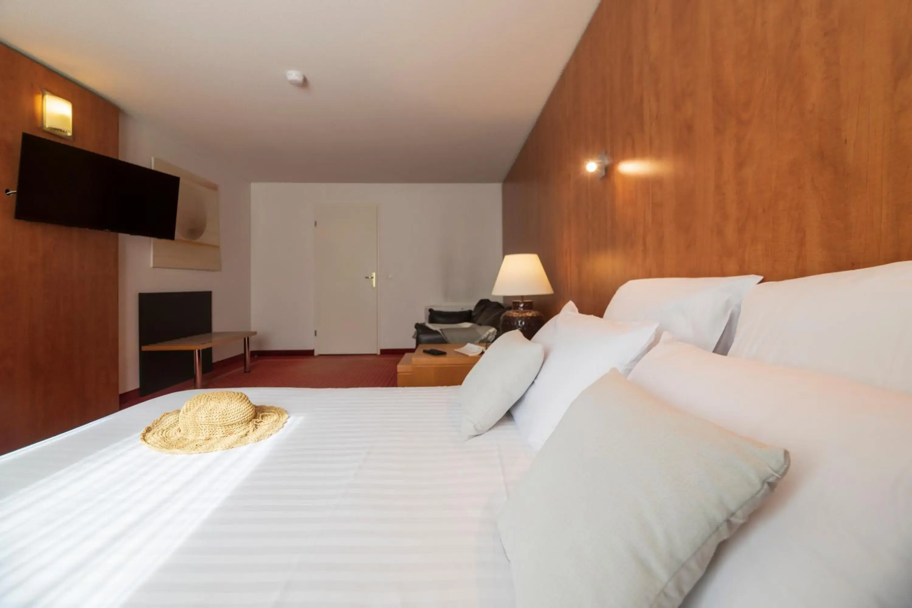 Bed in CERISE Bordeaux Mérignac Aéroport Bed in CERISE Bordeaux Mérignac Aéroport