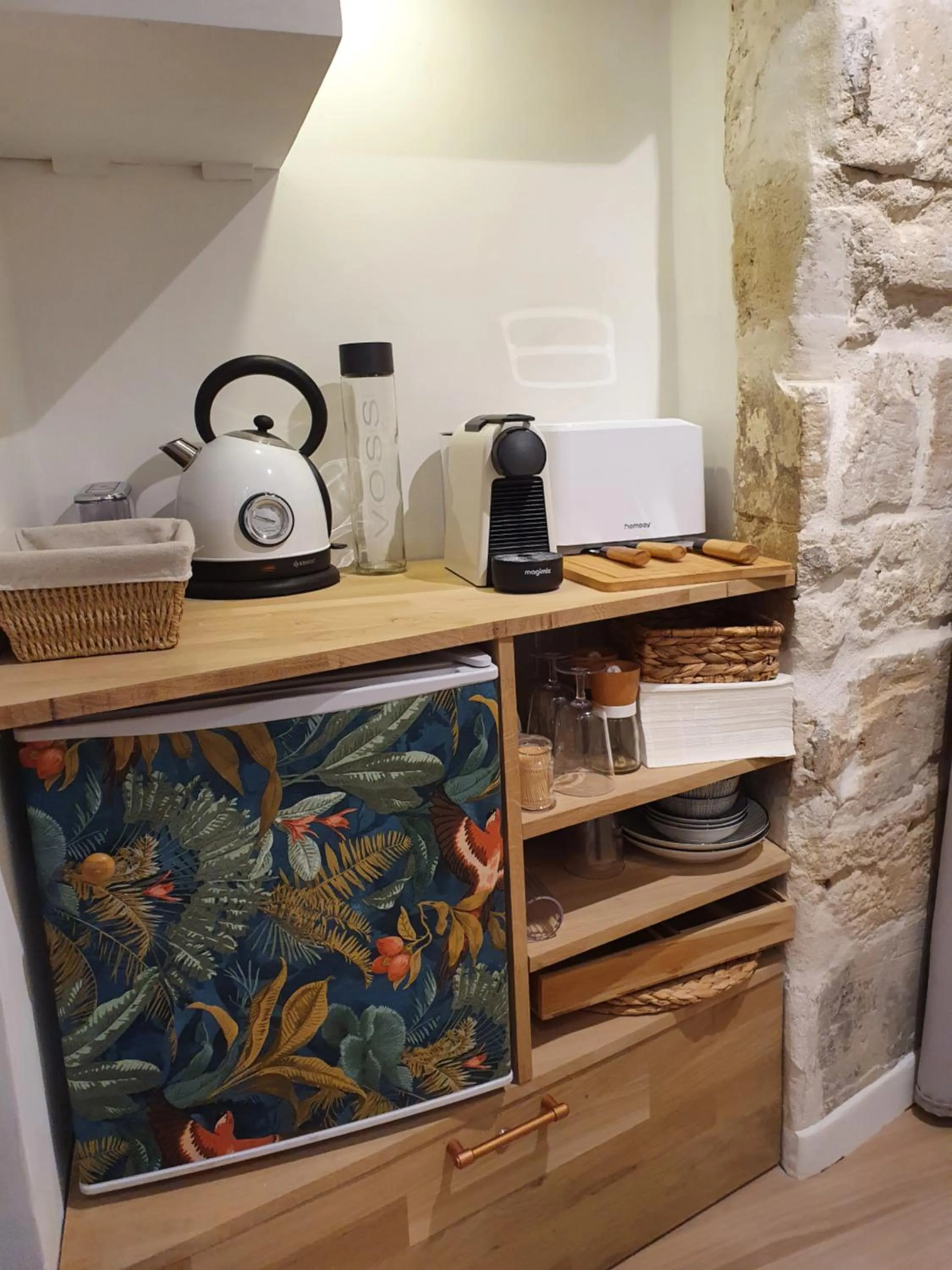 Kitchen or kitchenette in Suite 6