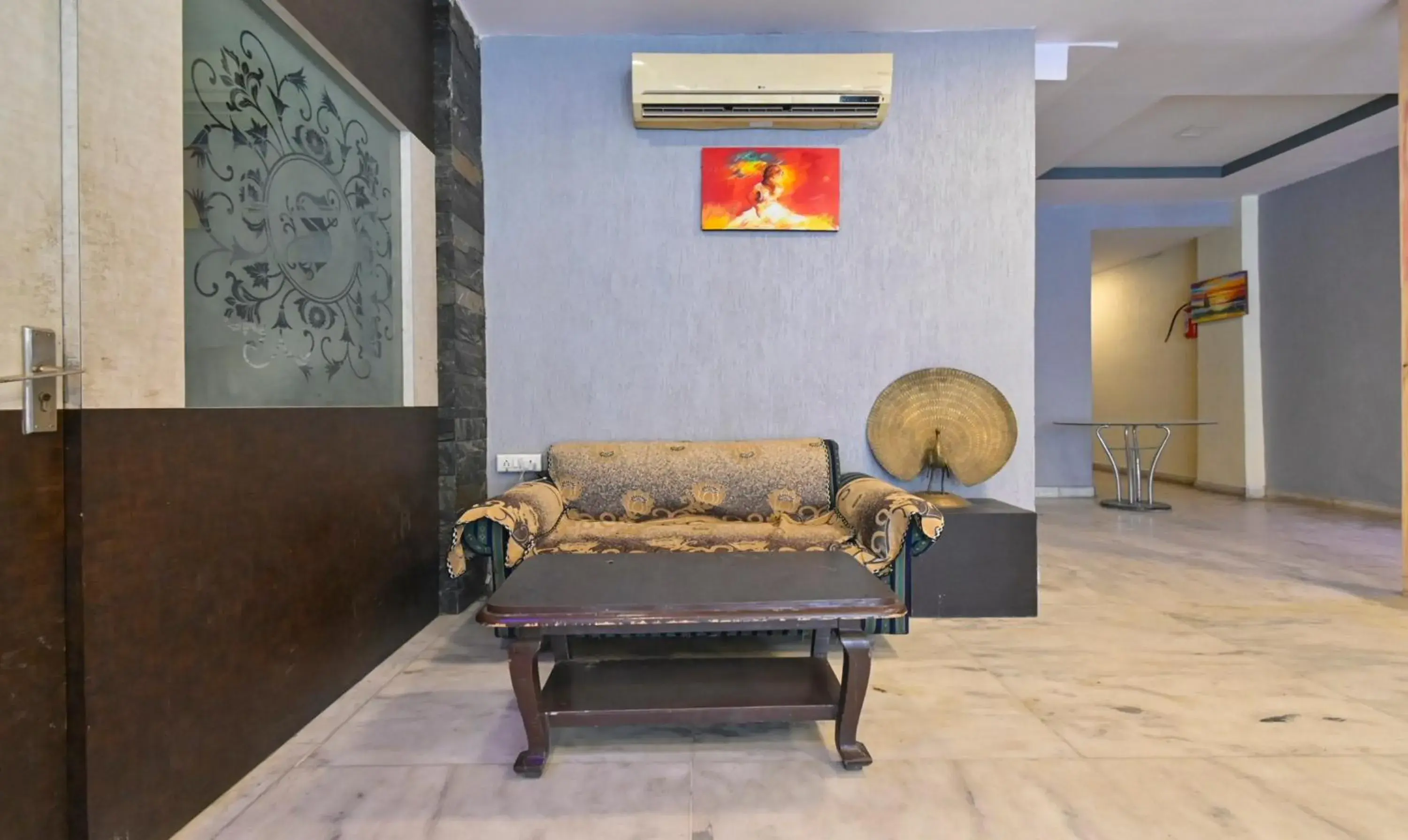 Lobby or reception in Treebo Siddharth Lobby or reception in Treebo Siddharth