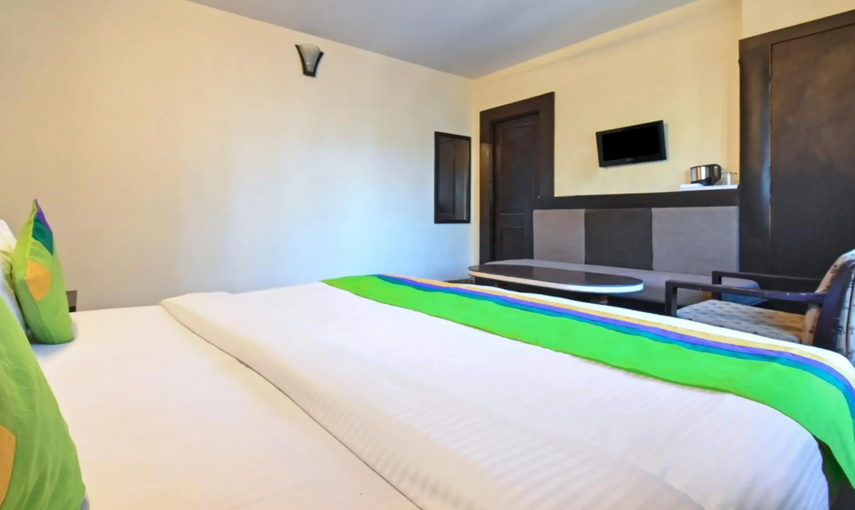 Bedroom, Bed in Treebo Siddharth Bedroom, Bed in Treebo Siddharth