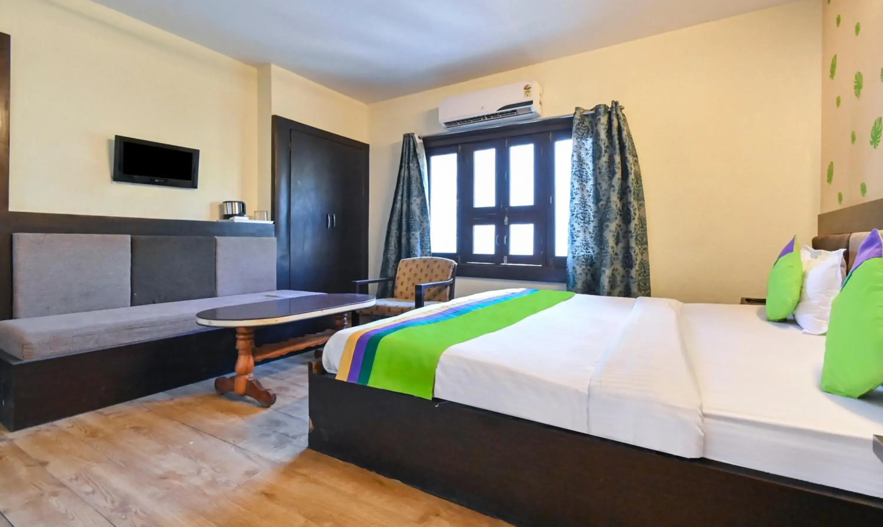Bedroom, Bed in Treebo Siddharth Bedroom, Bed in Treebo Siddharth