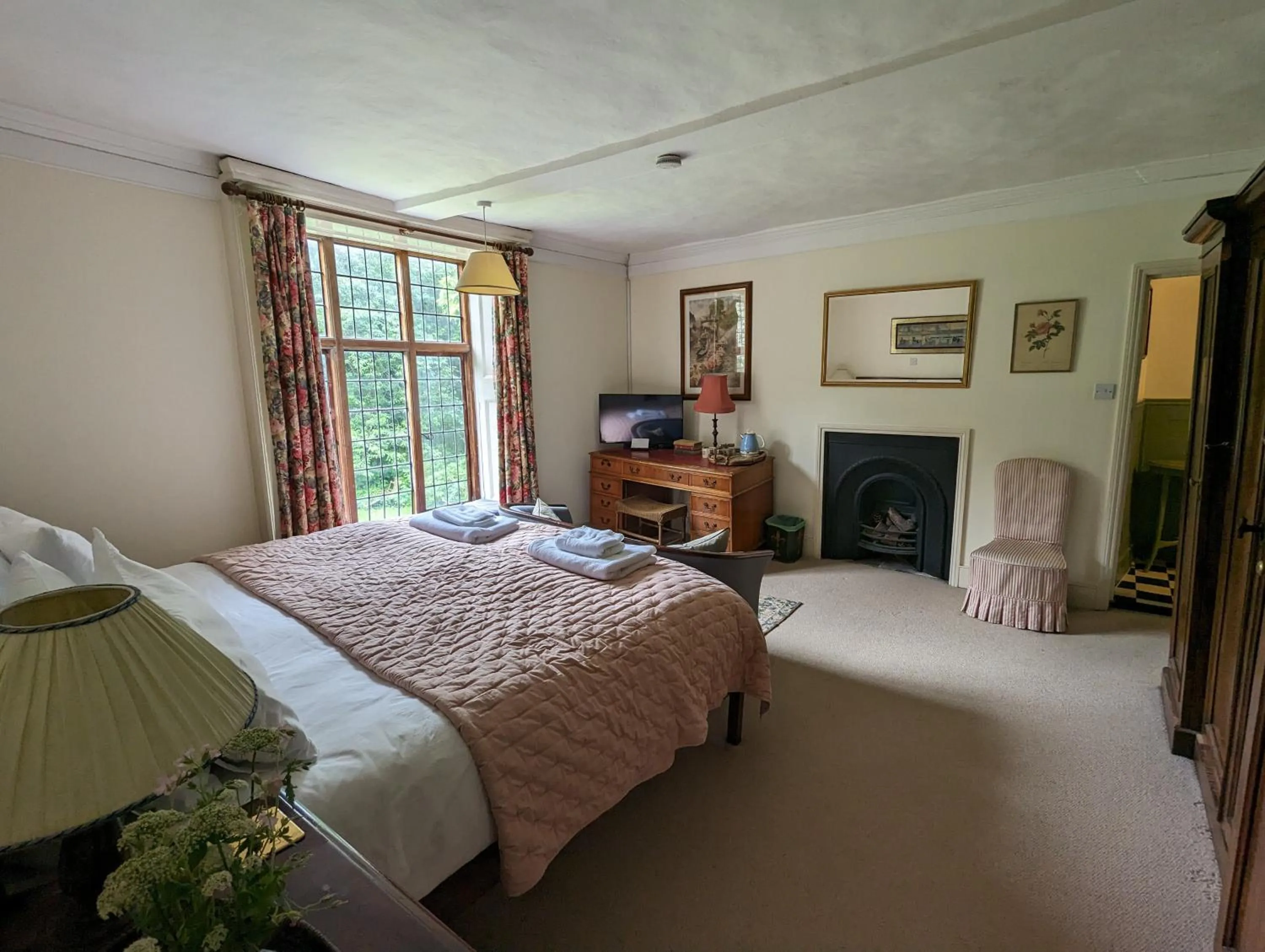 Photo of the whole room, Bed in Old Manor House