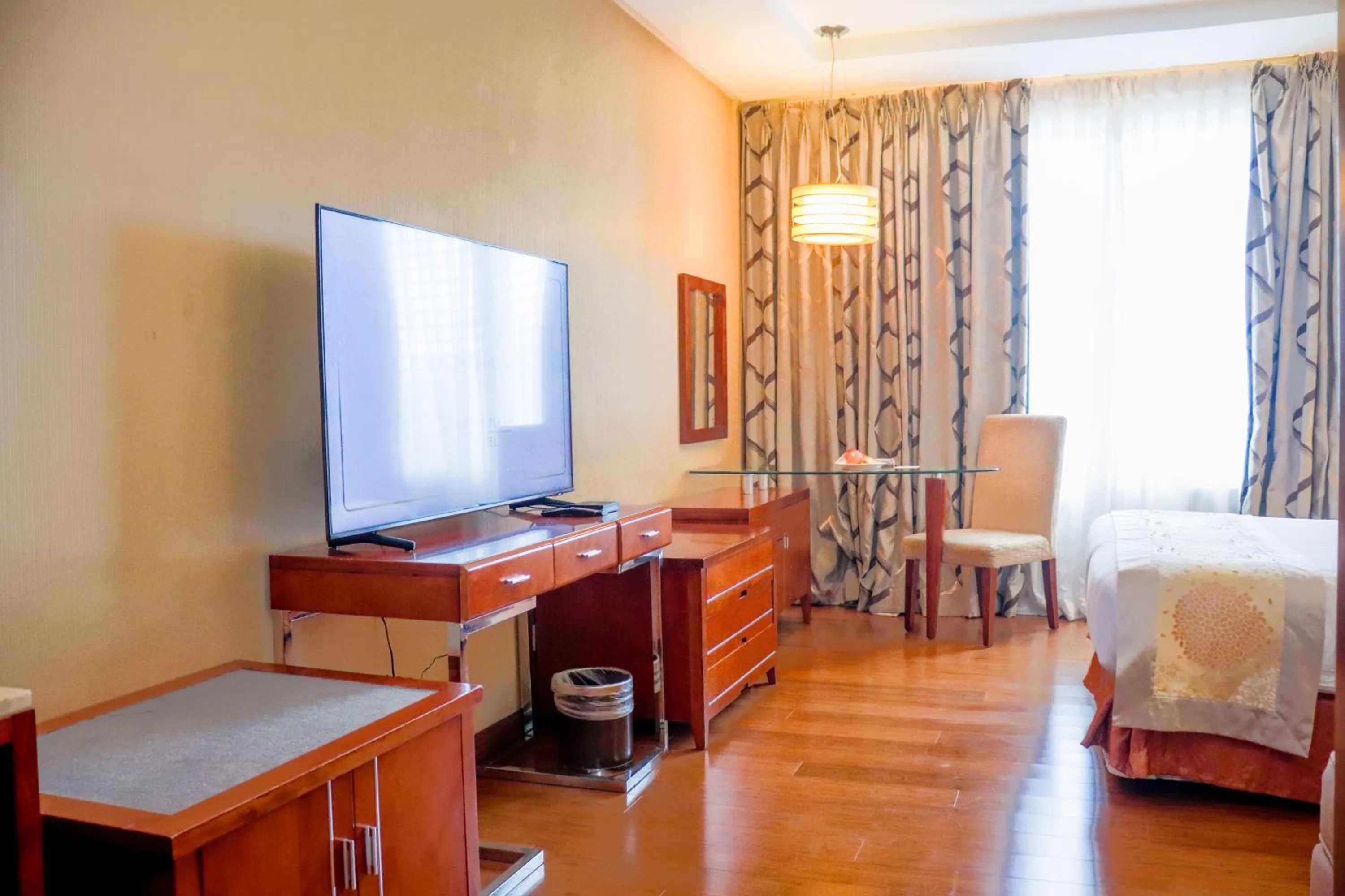 Bed in The Avenue Plaza Hotel