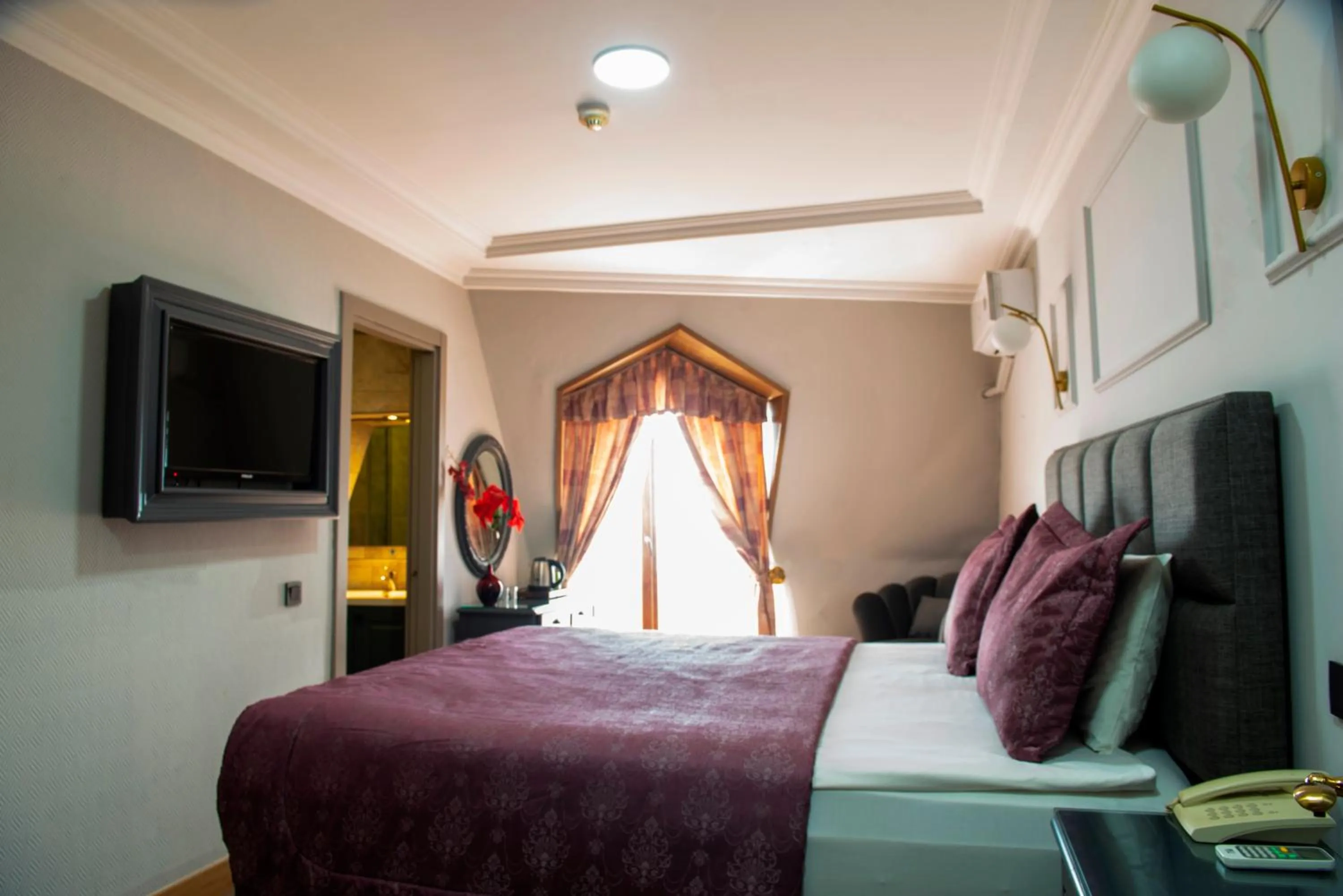 Photo of the whole room, Bed in Hotel Daphne