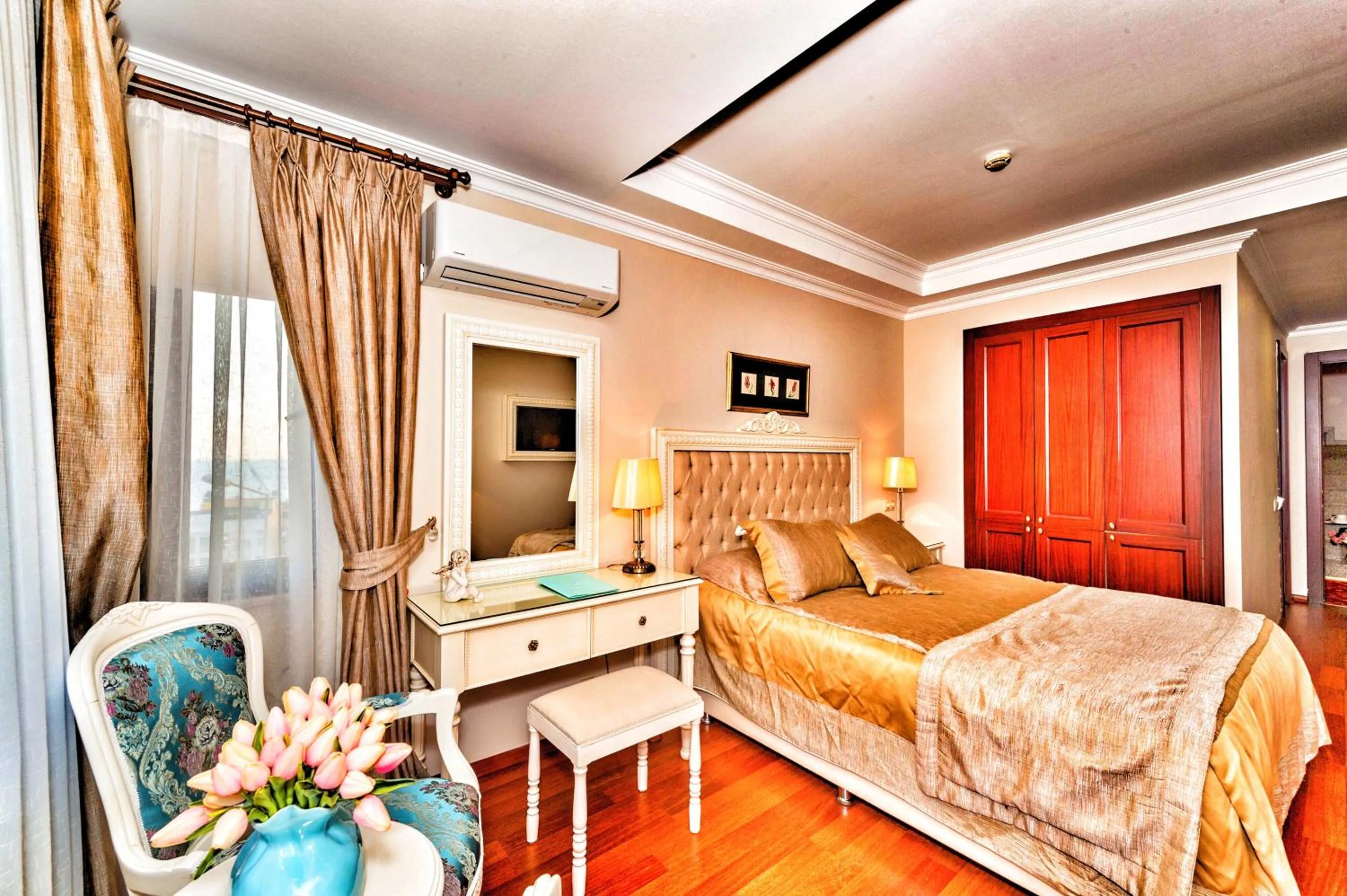 Photo of the whole room, Bed in Hotel Daphne