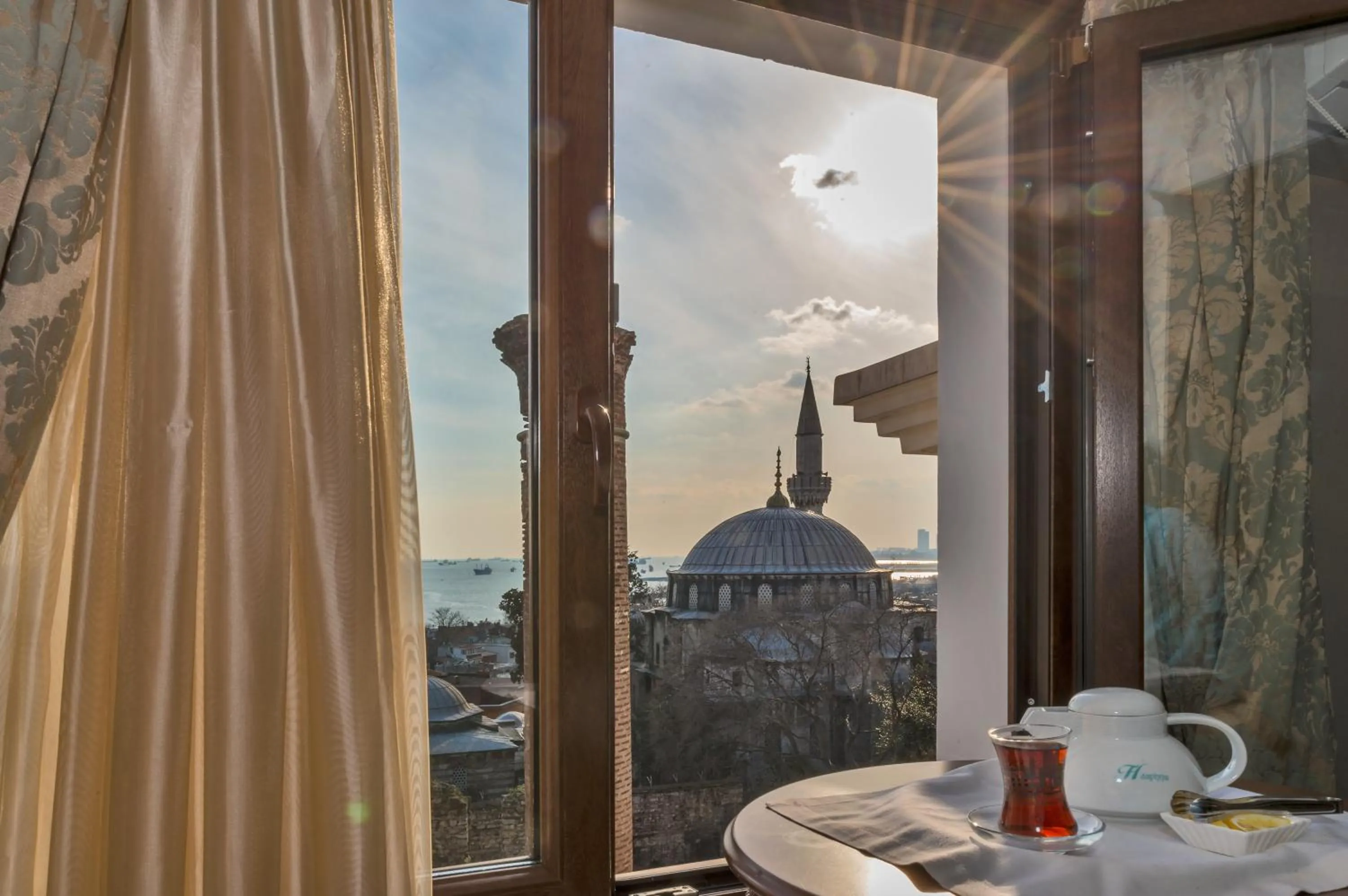 Winter in Hotel Daphne