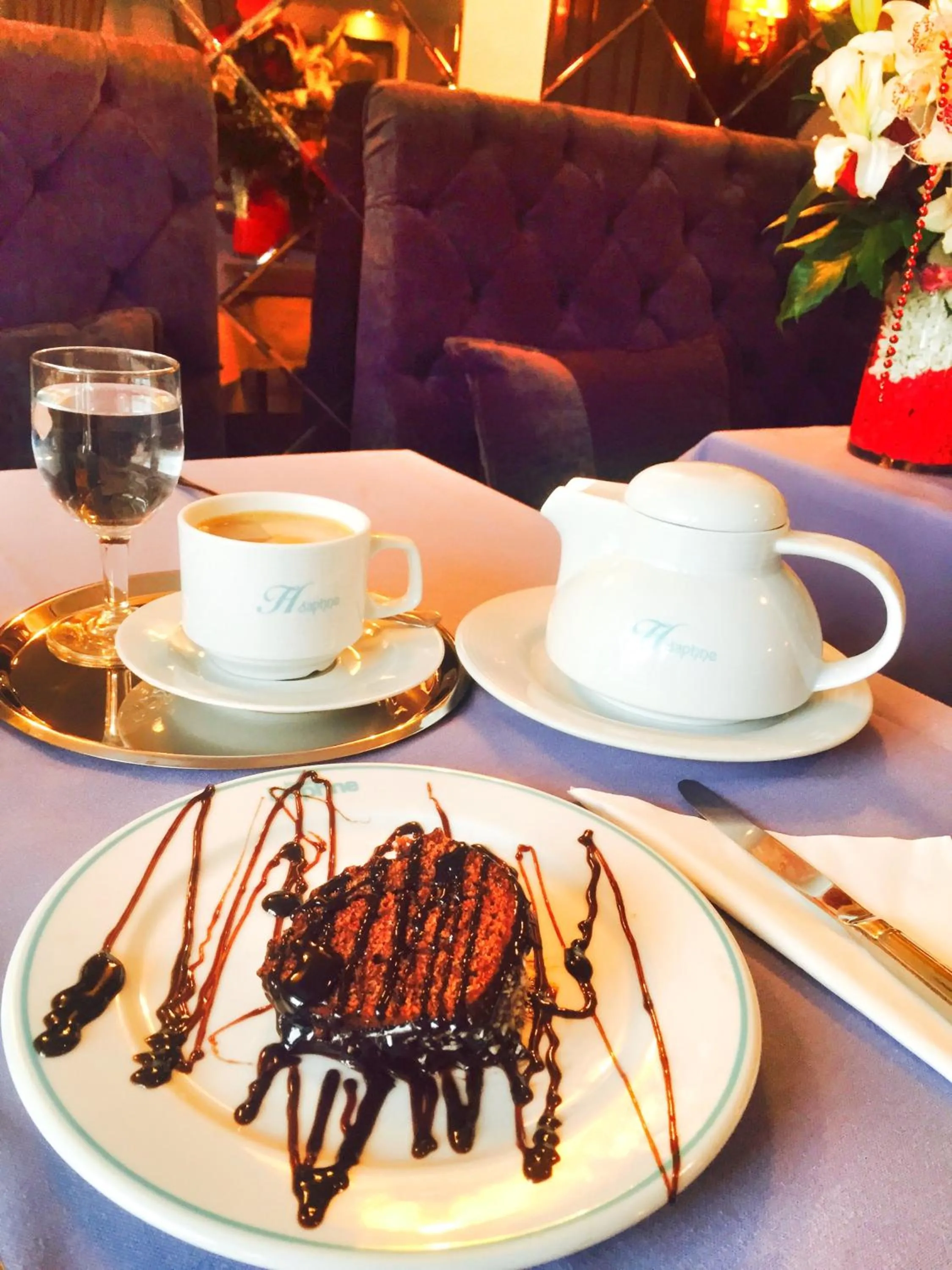 Restaurant/places to eat in Hotel Daphne