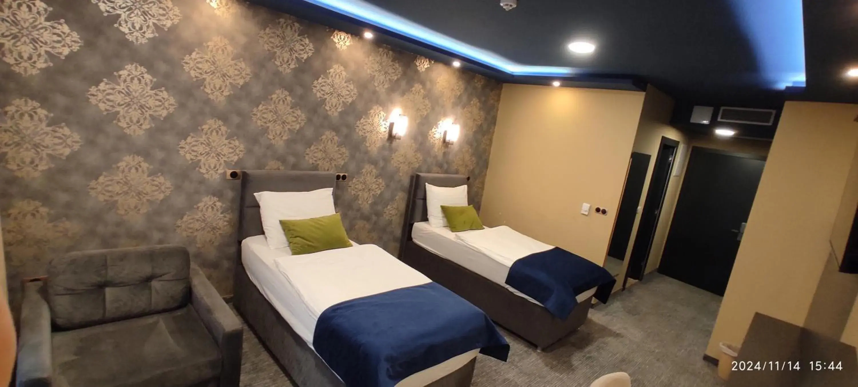 Twin Room with Extra Bed in HOTEL LOBBY Twin Room with Extra Bed in HOTEL LOBBY