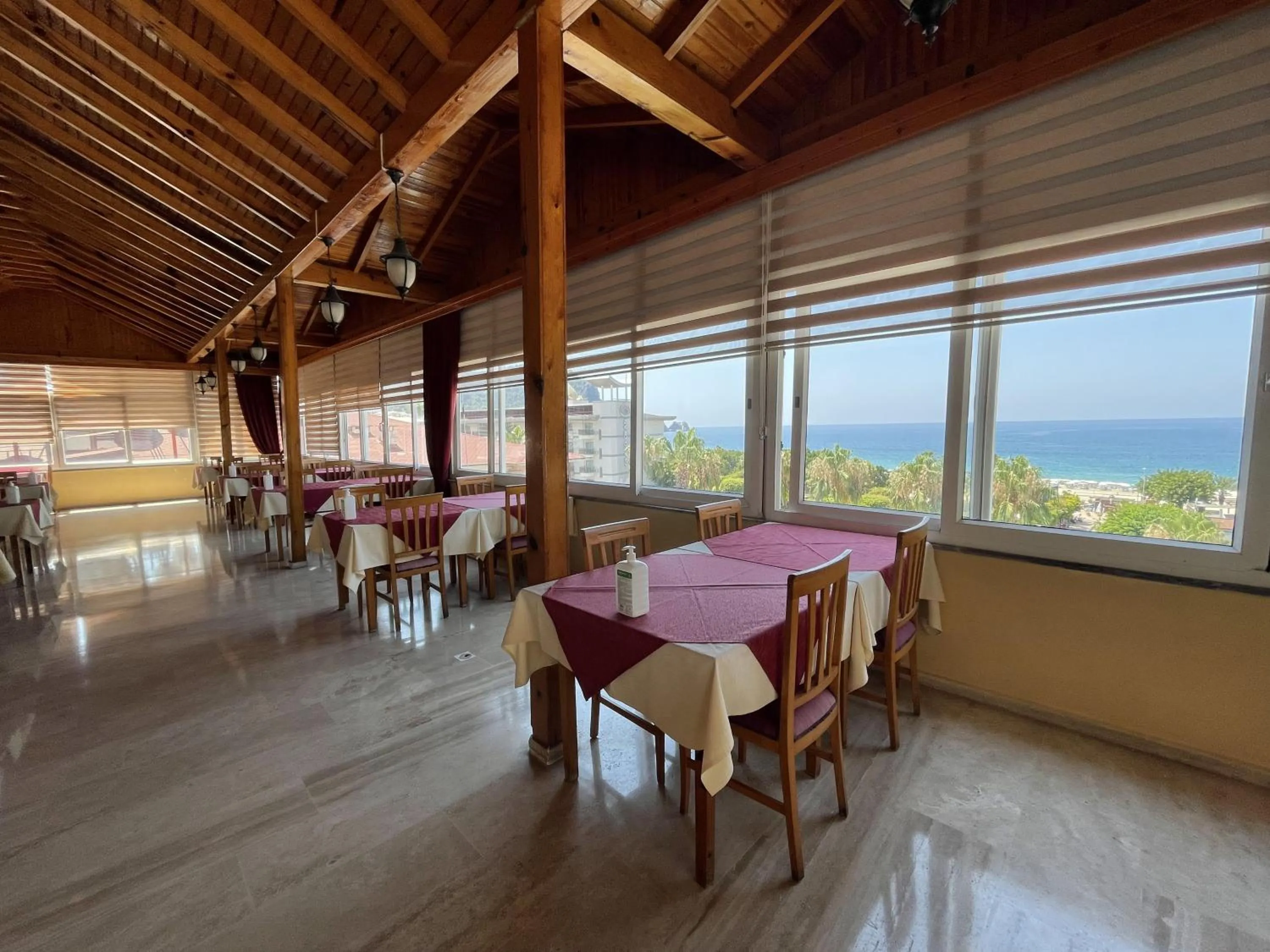 Restaurant/places to eat in Miray Hotel Kleopatra