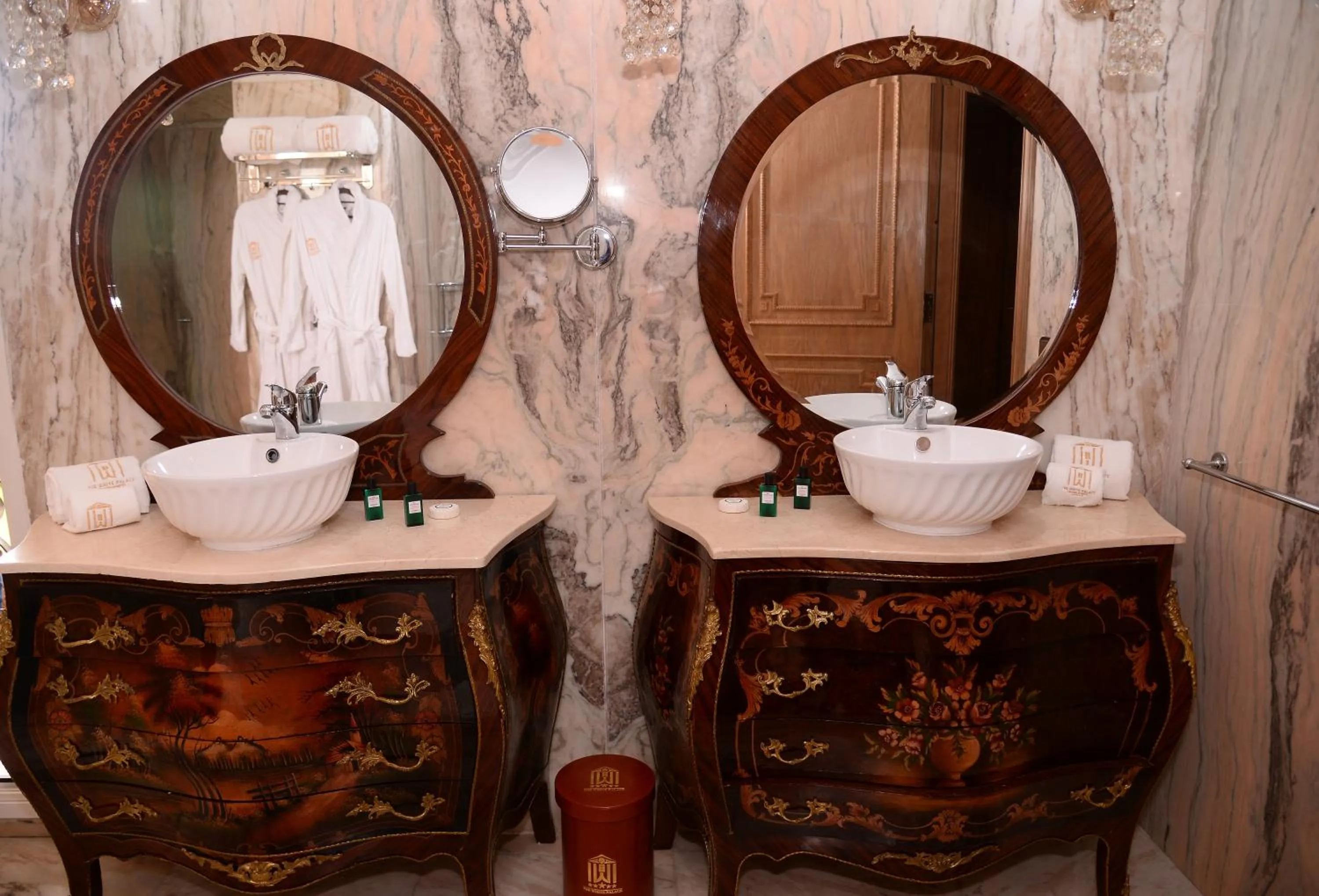 Shower in THE WHITE PALACE Rabat