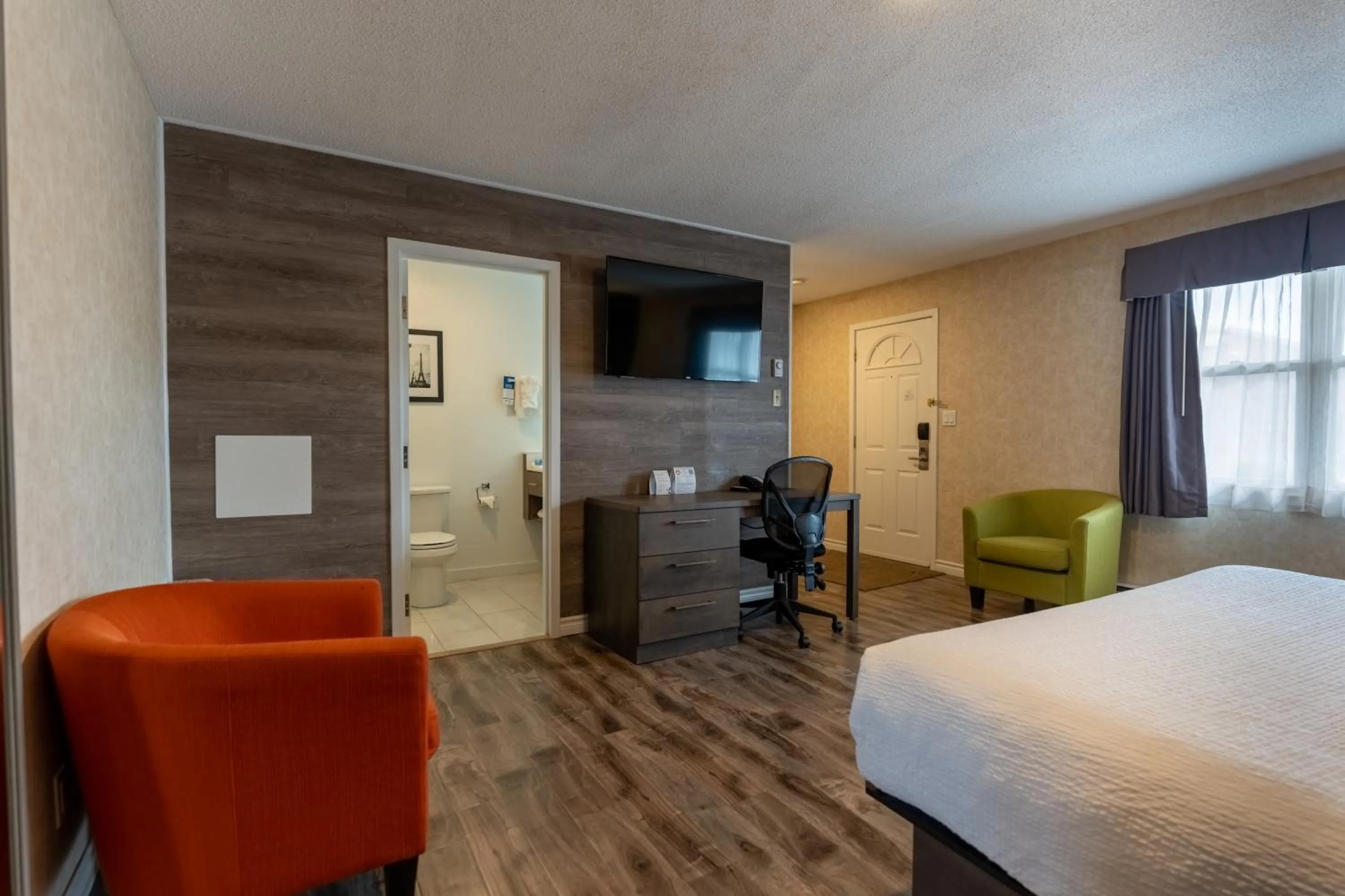 TV and multimedia, Bed in Glengarry Extended Stays