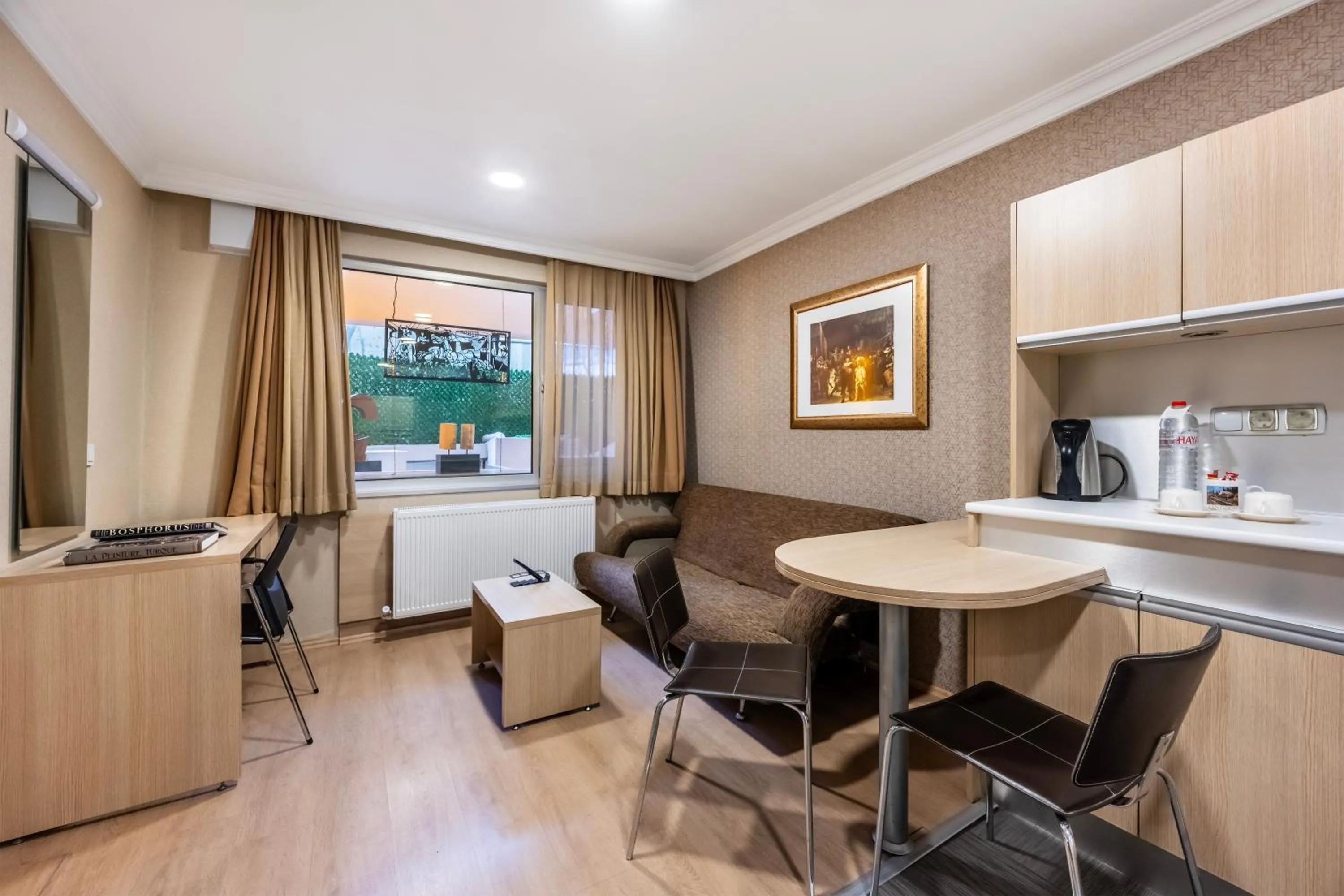 Coffee/tea facilities in Gallery Residence & Hotel Nişantaşı