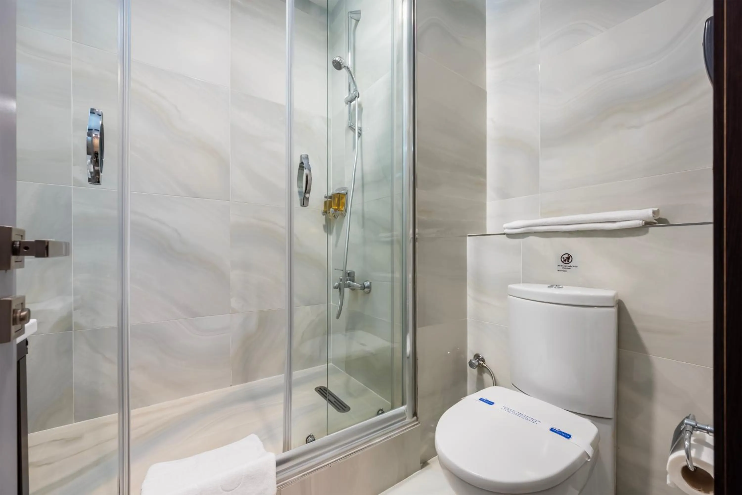 Shower in Gallery Residence & Hotel Nişantaşı