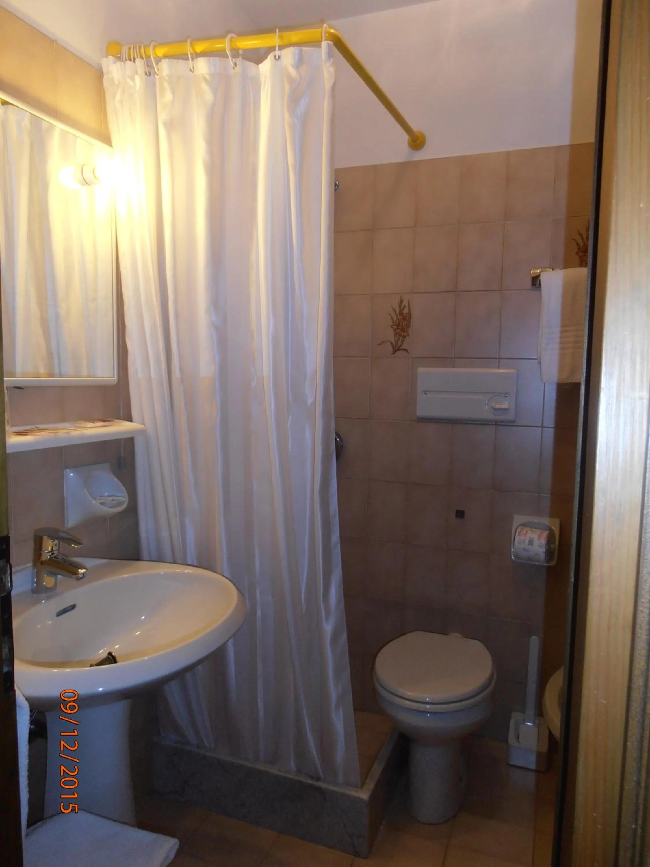 Bathroom in Hotel Alle Alpi