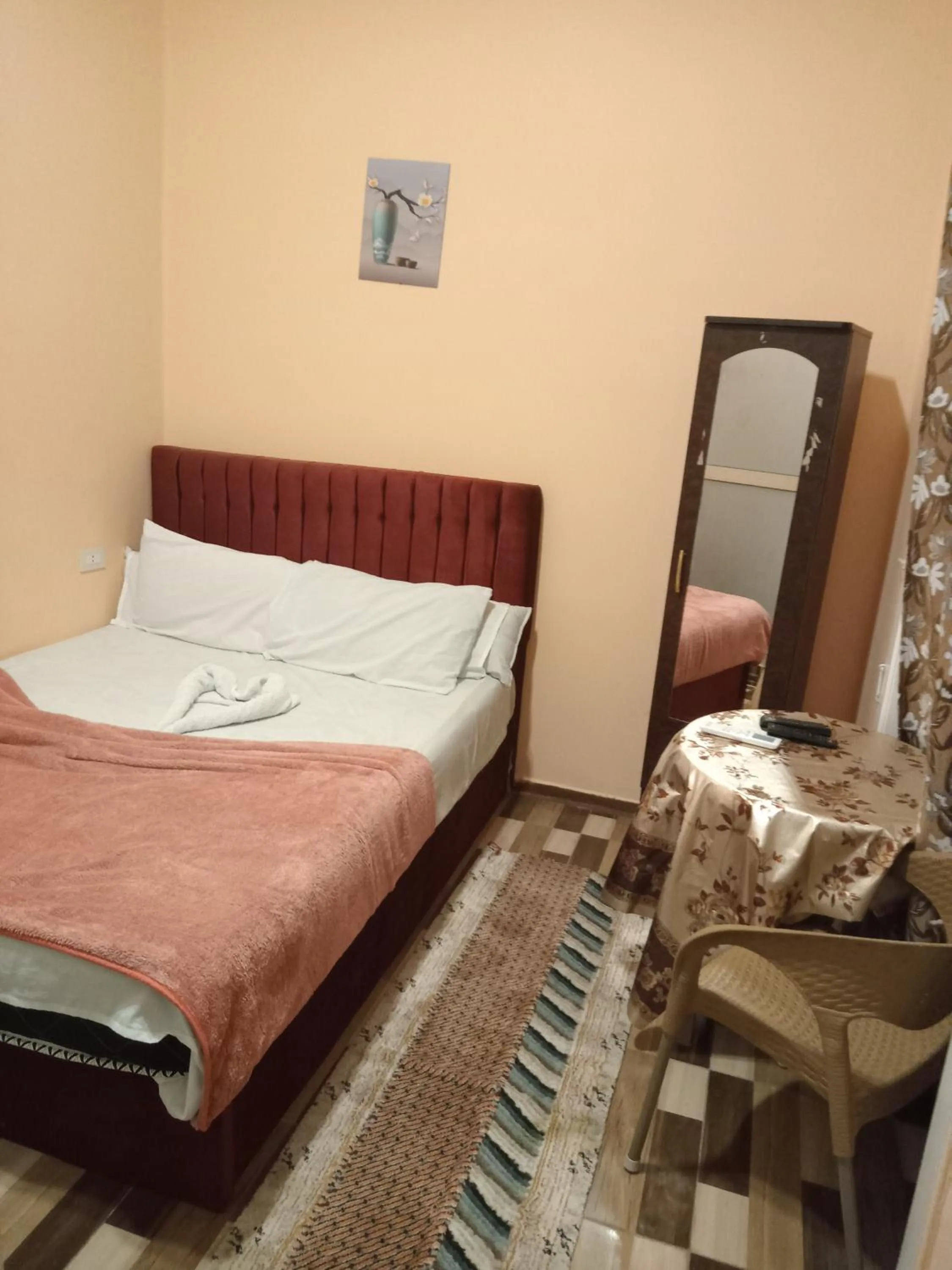 Photo of the whole room, Bed in New One Hotel