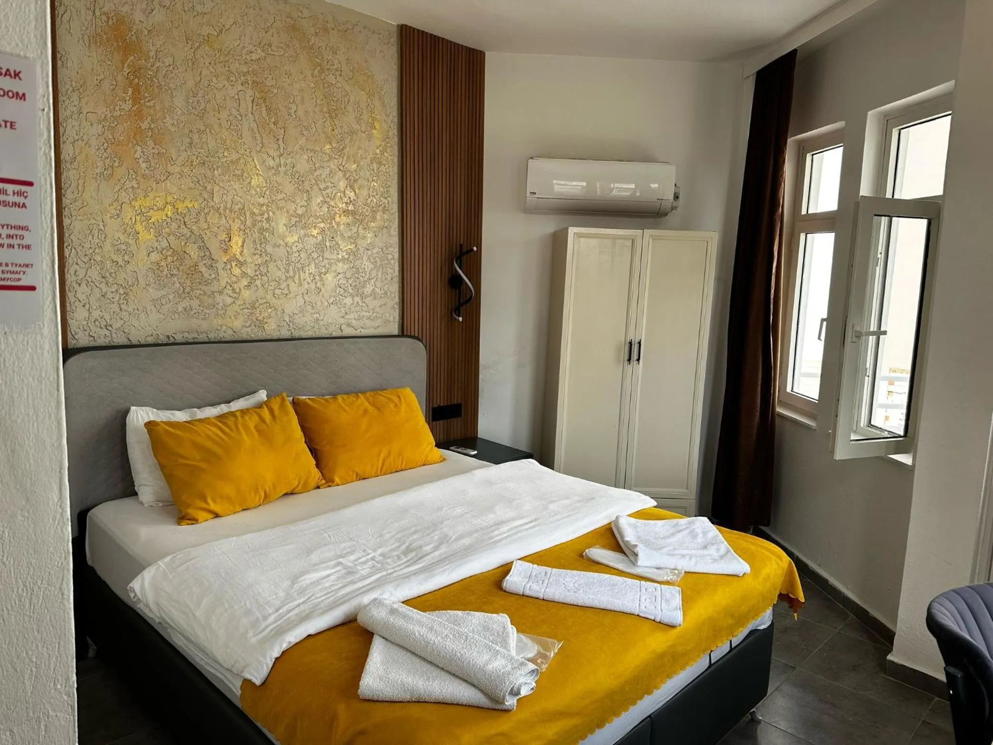 Bedroom, Bed in FİNİKE SEVER OTEL