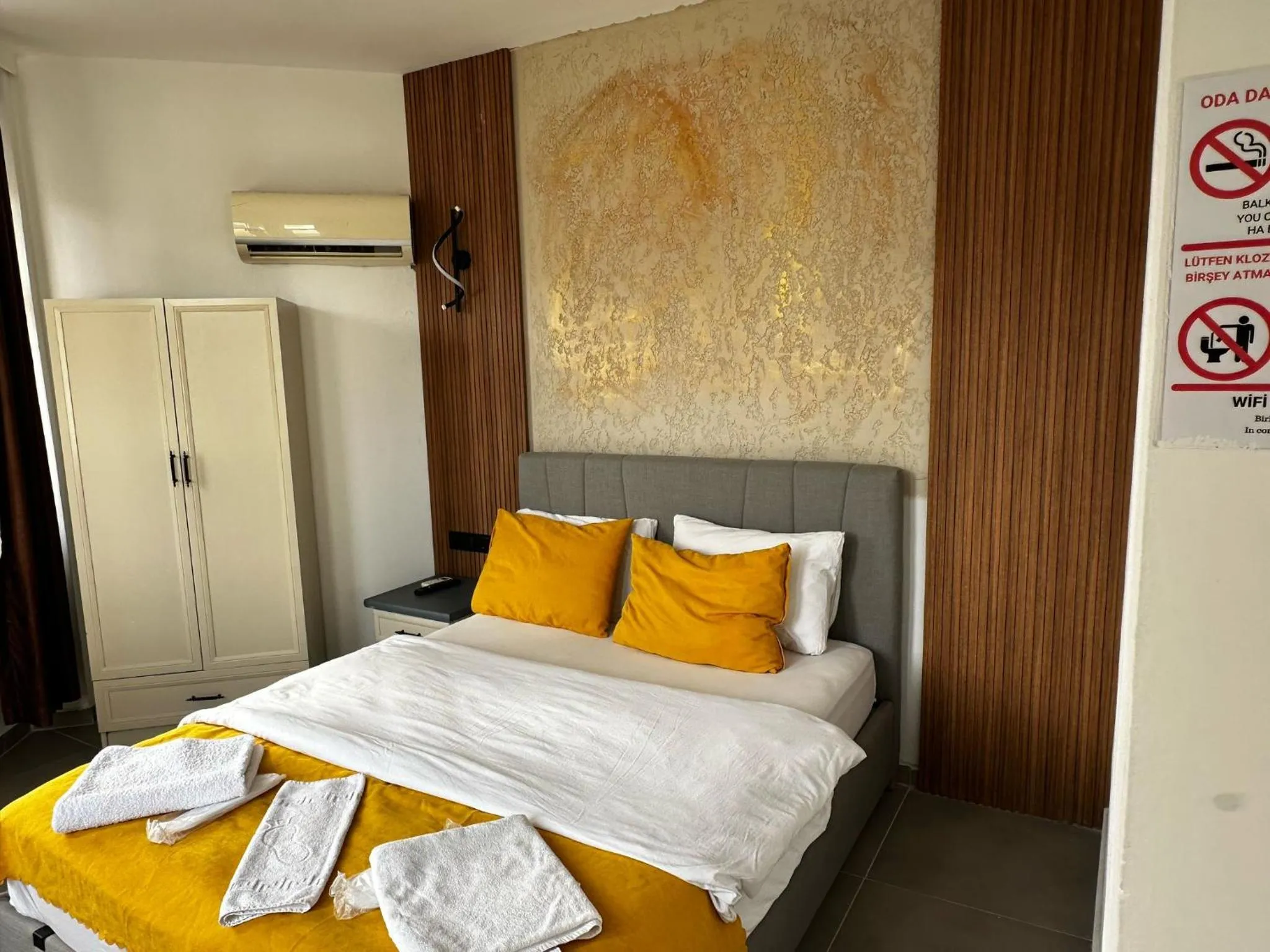 Photo of the whole room, Bed in FİNİKE SEVER OTEL