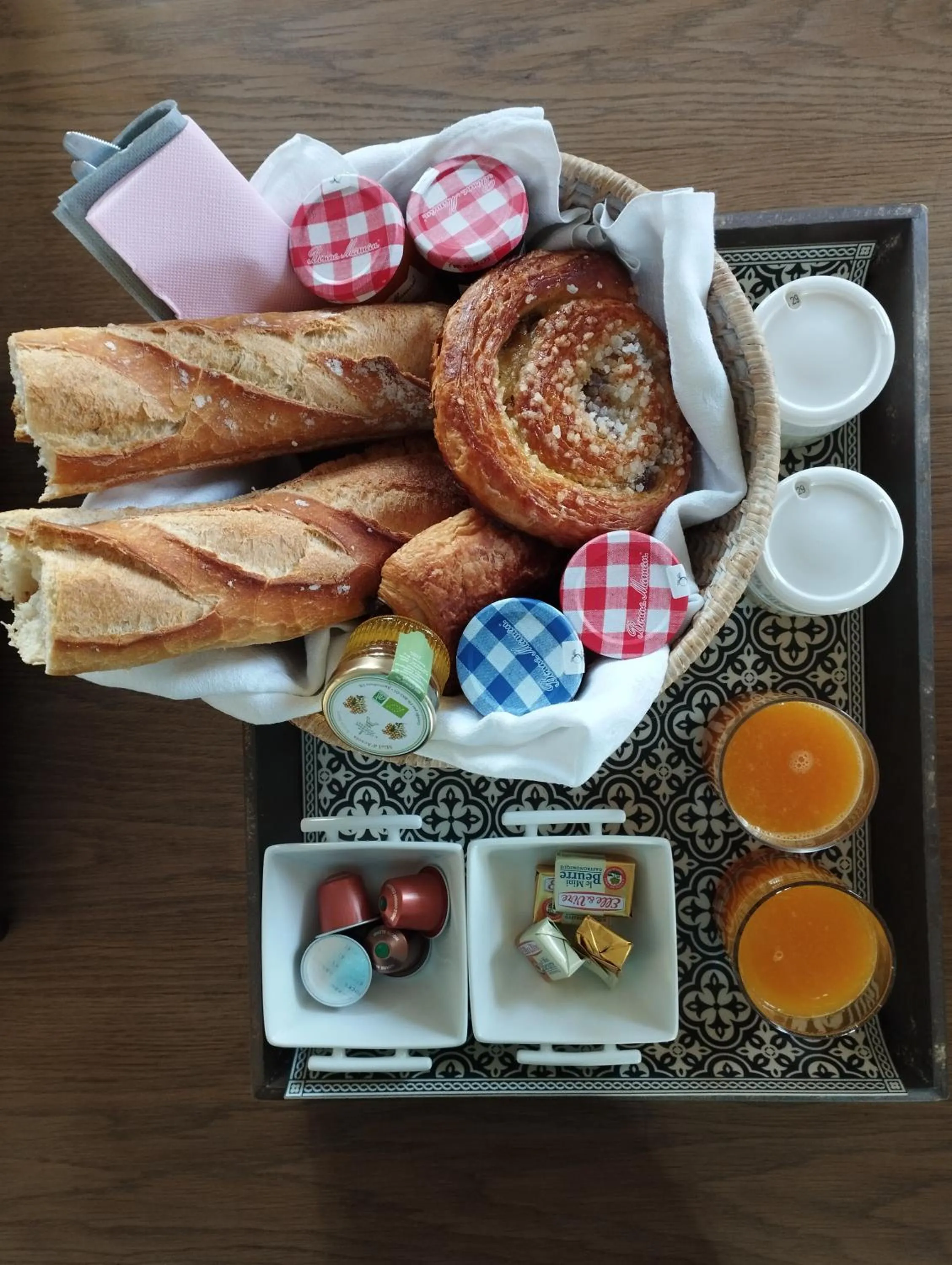 Continental breakfast in Villa Saint-Germain