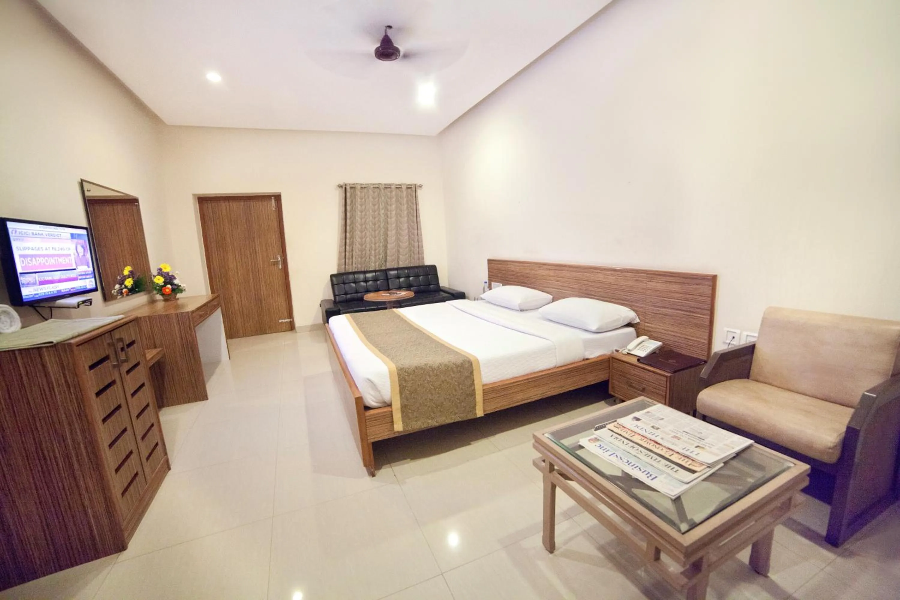 Photo of the whole room, Bed in Taj Mahal Hotel Abids